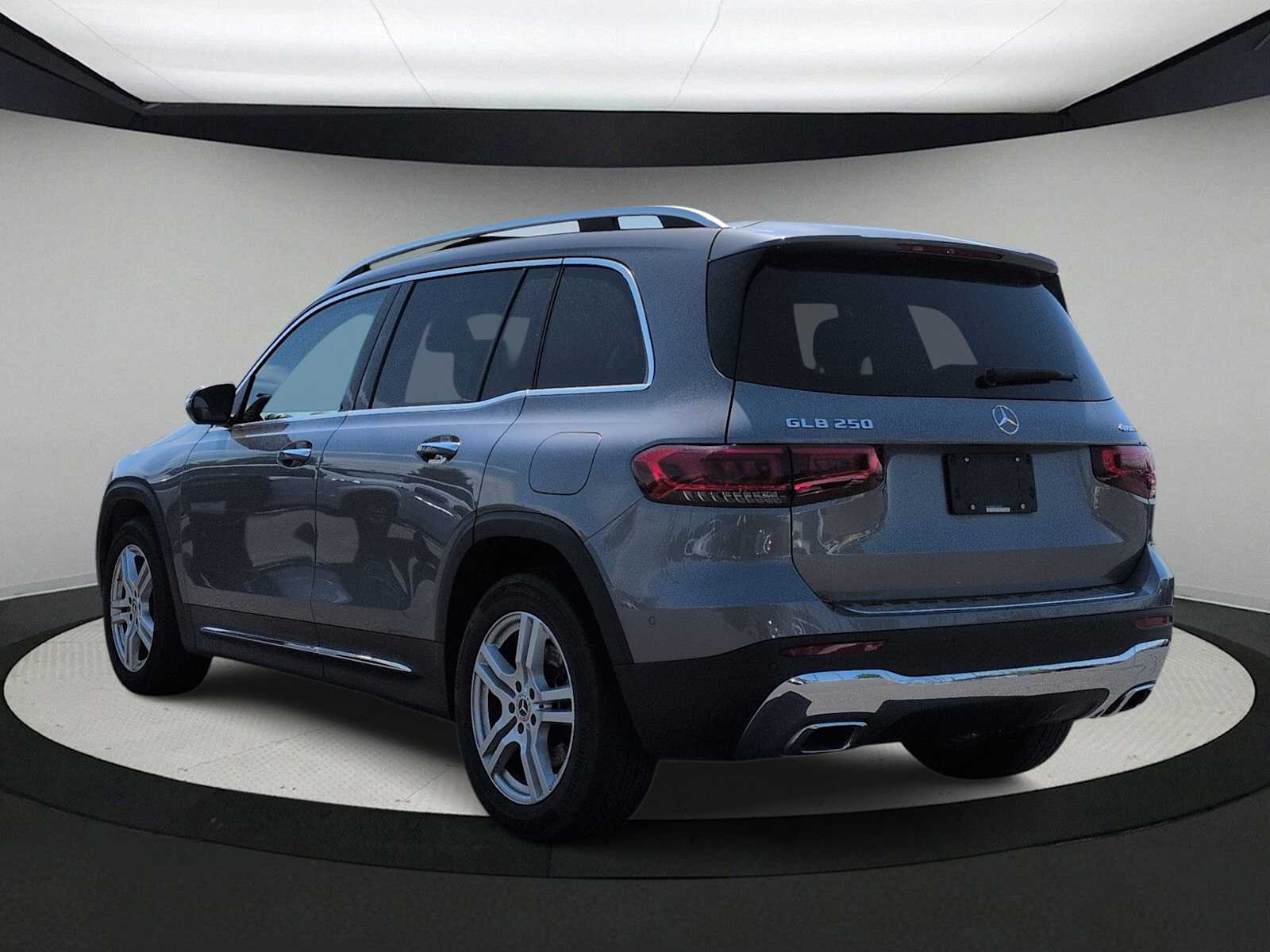 Thumbnail: 2020 Mercedes-Benz GLB - 5