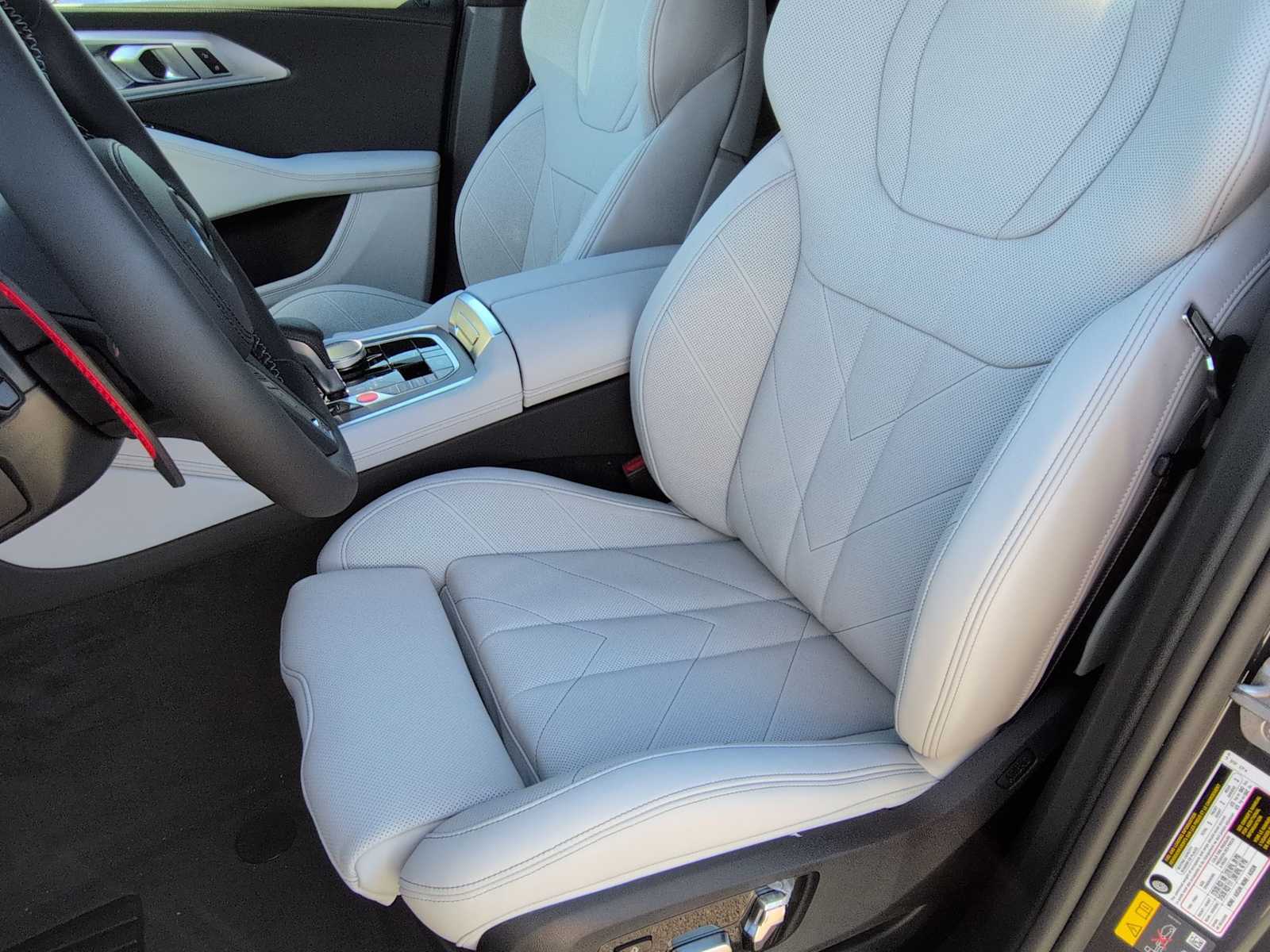 Thumbnail: 2026 BMW XM - 17