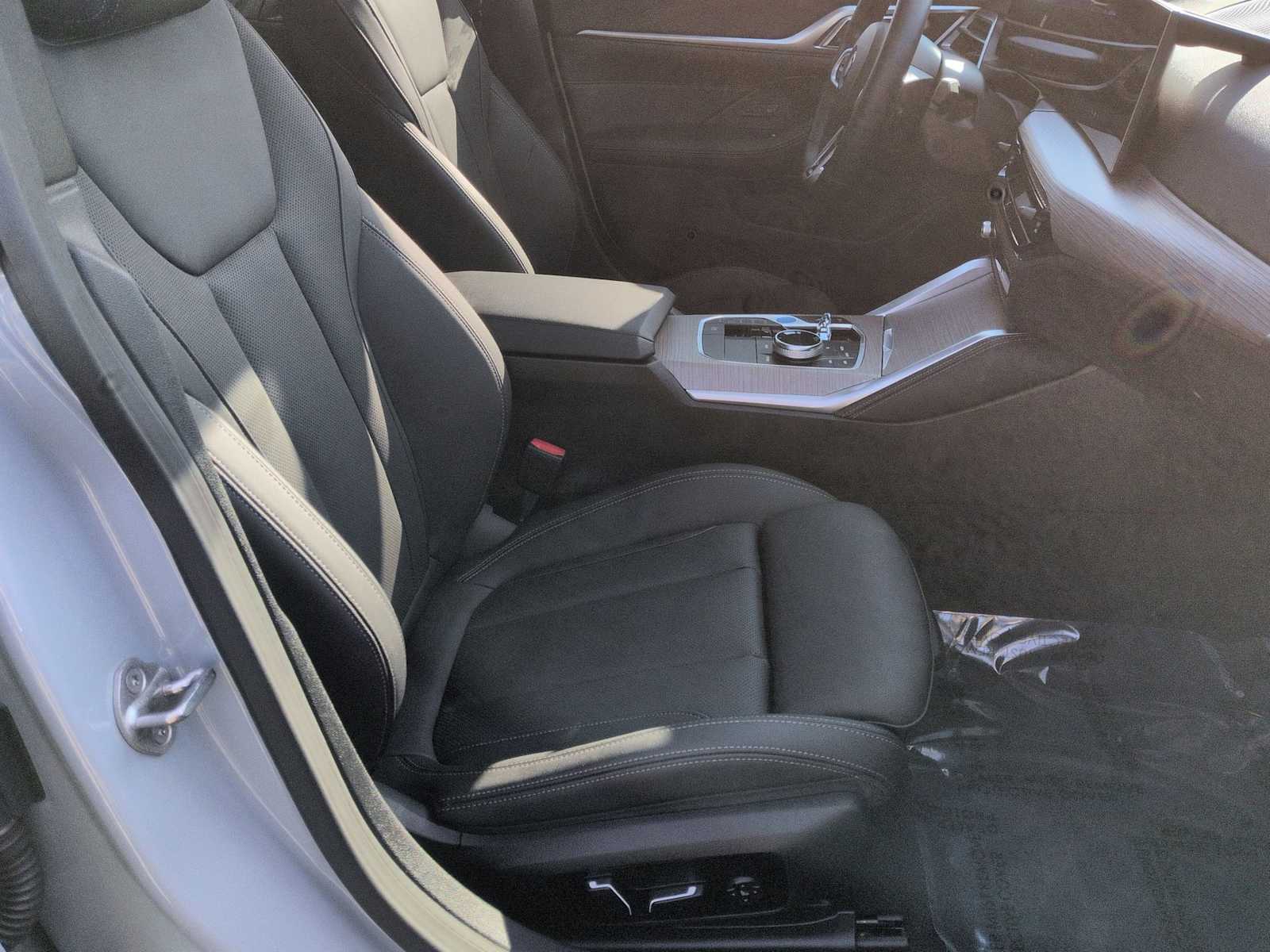 Thumbnail: 2025 BMW i4 - 24