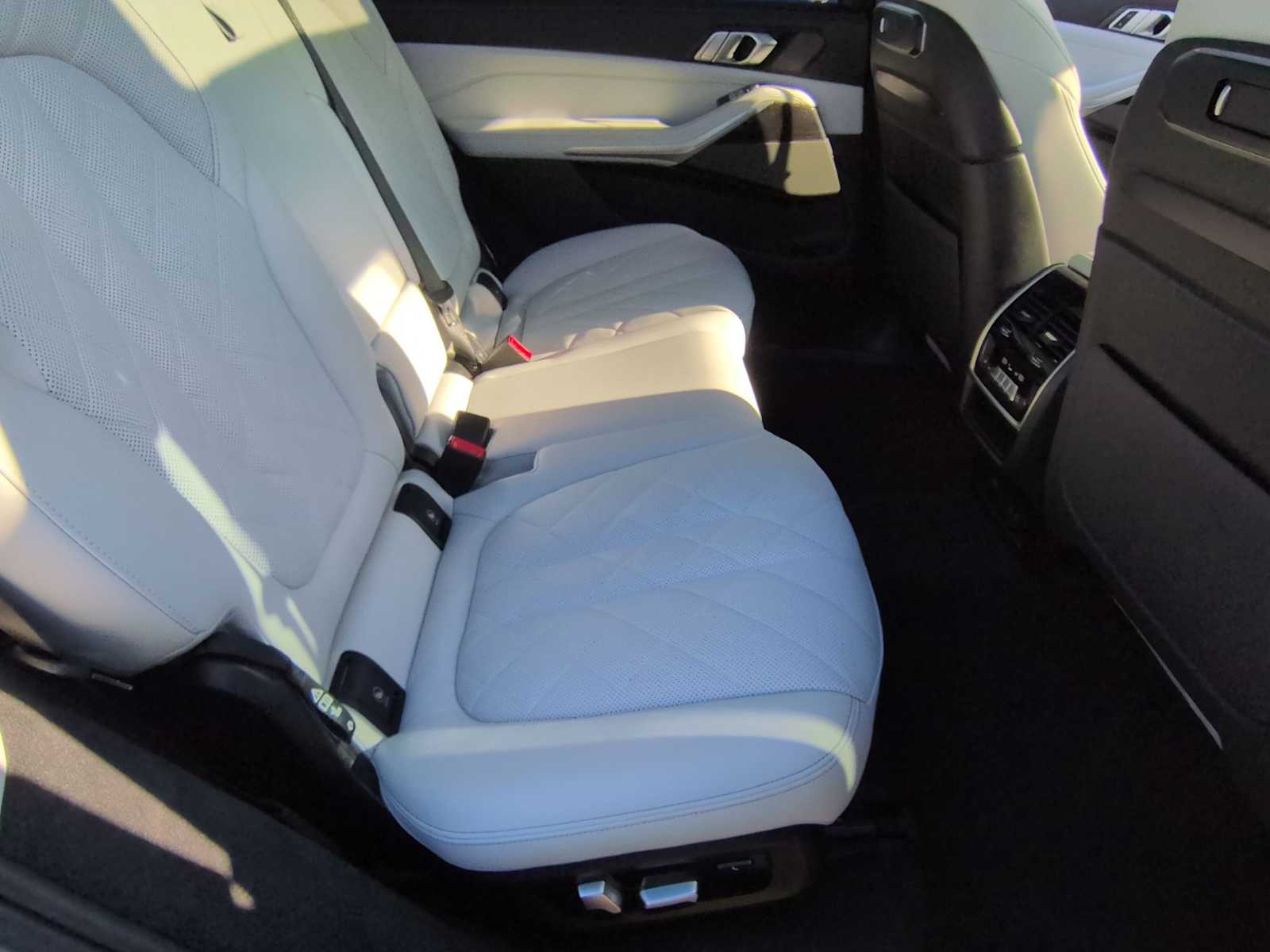 Thumbnail: 2025 BMW X7 - 22