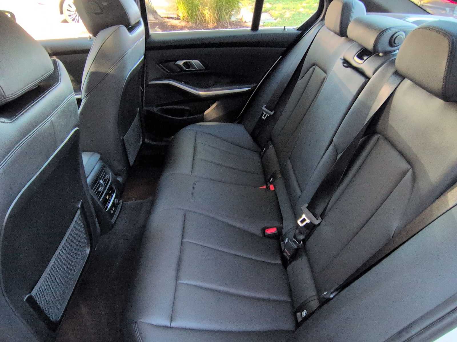 Thumbnail: 2019 BMW 3 Series - 21