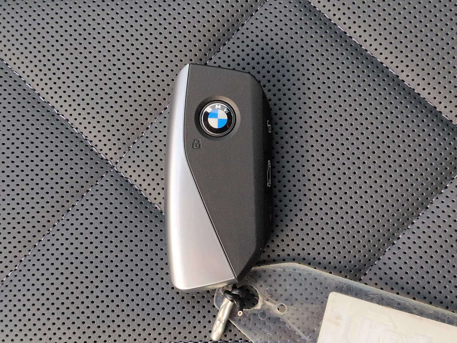 Thumbnail: 2026 BMW iX - 35