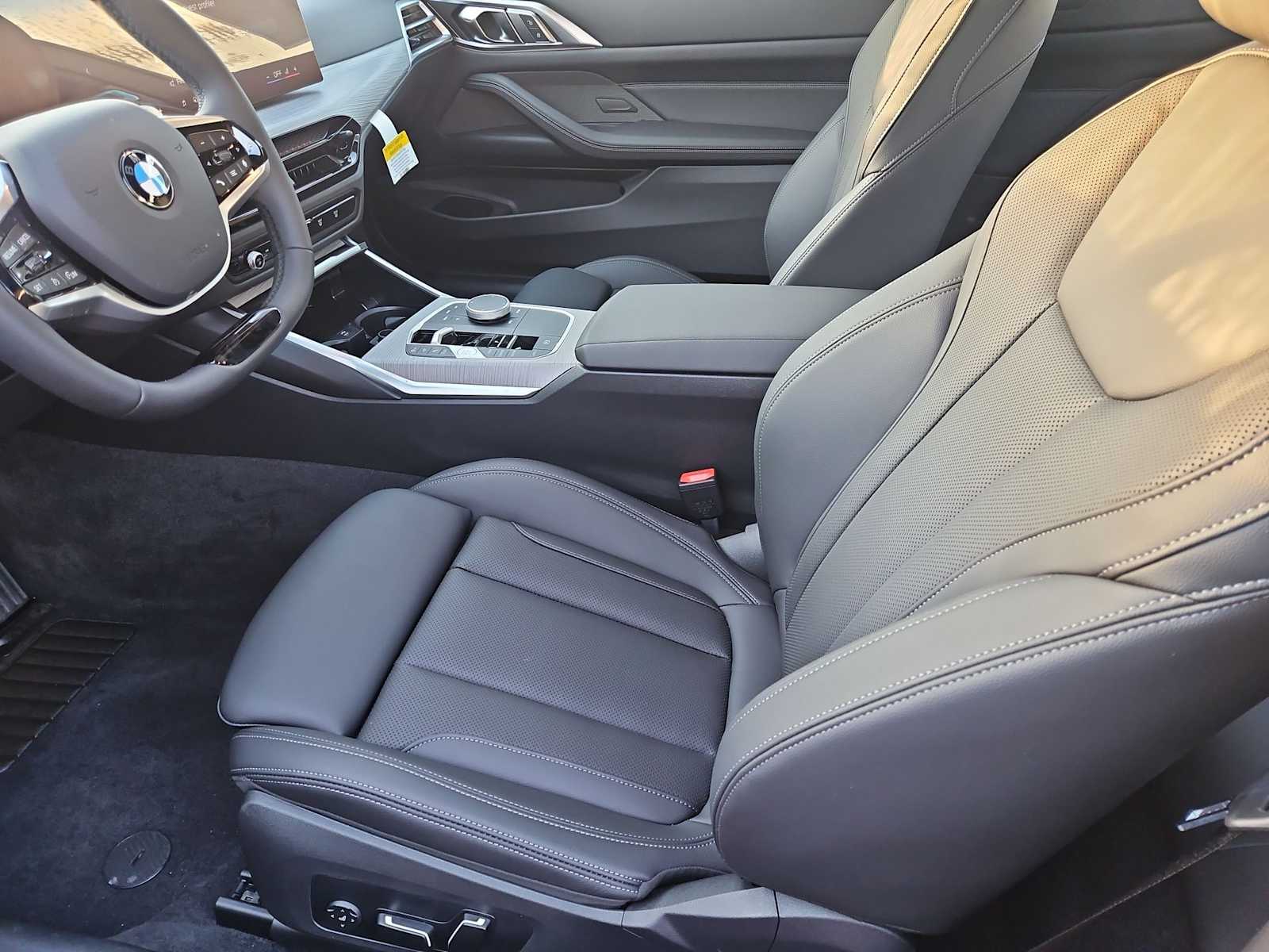 Thumbnail: 2026 BMW 4 Series - 13