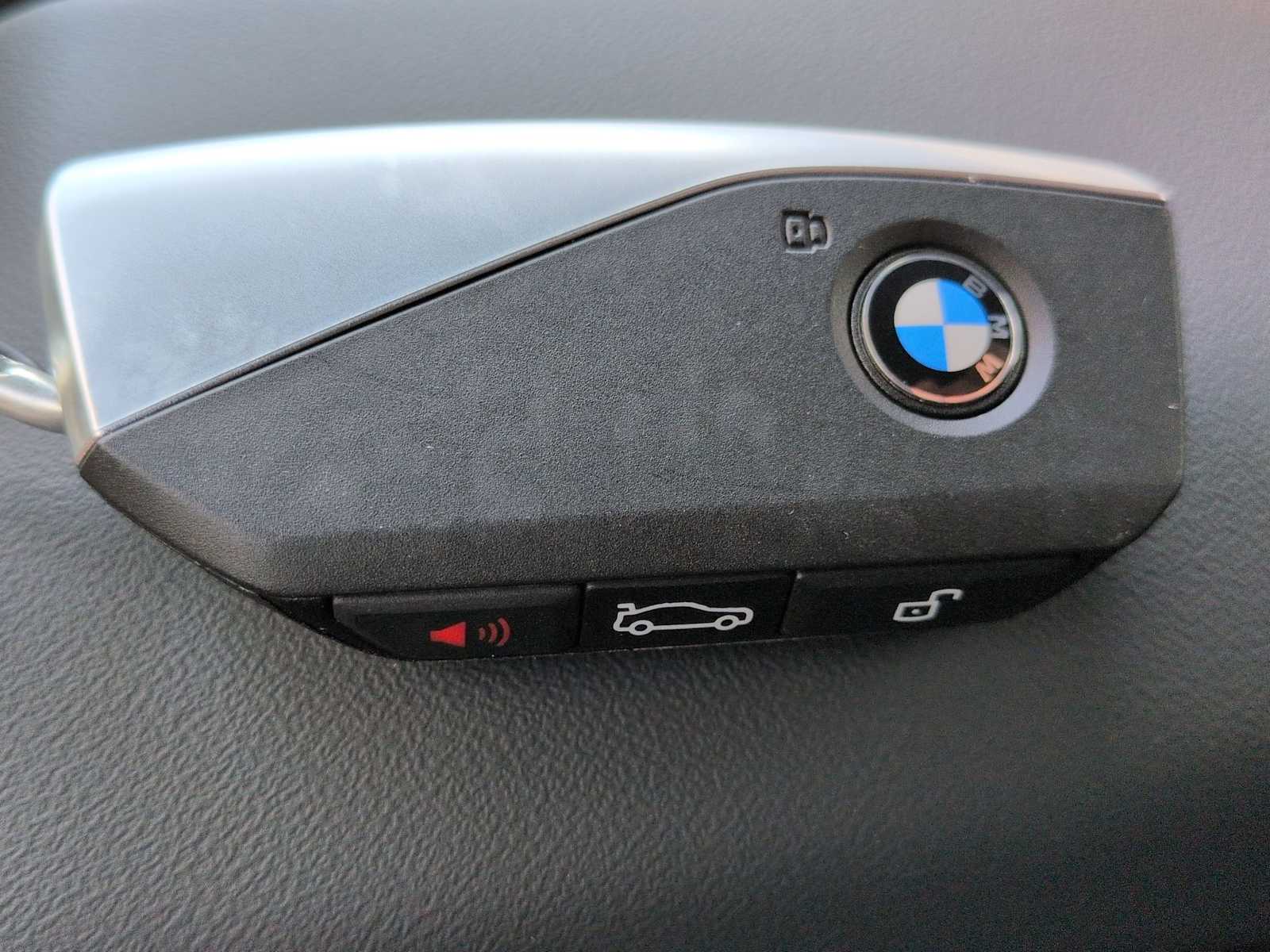 Thumbnail: 2026 BMW i5 - 38