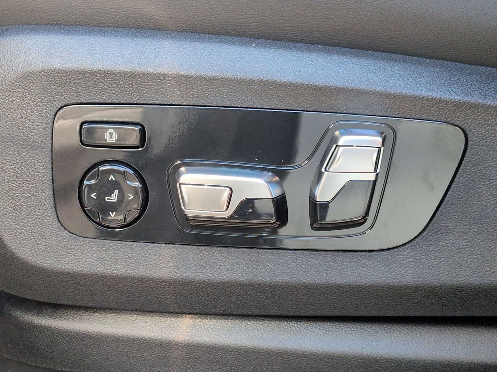 Thumbnail: 2026 BMW X5 - 18