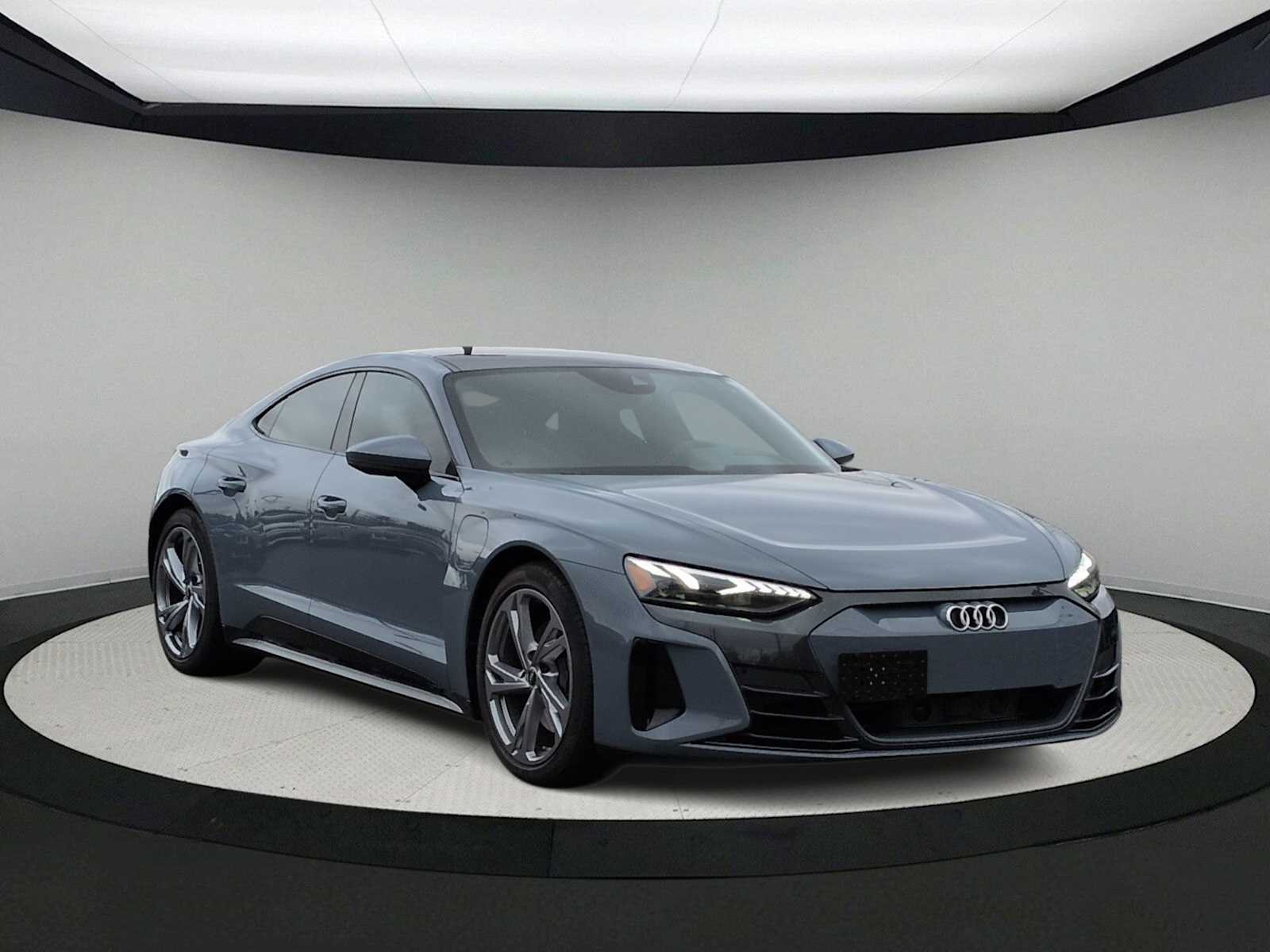 Thumbnail: 2023 Audi e-tron GT - 2