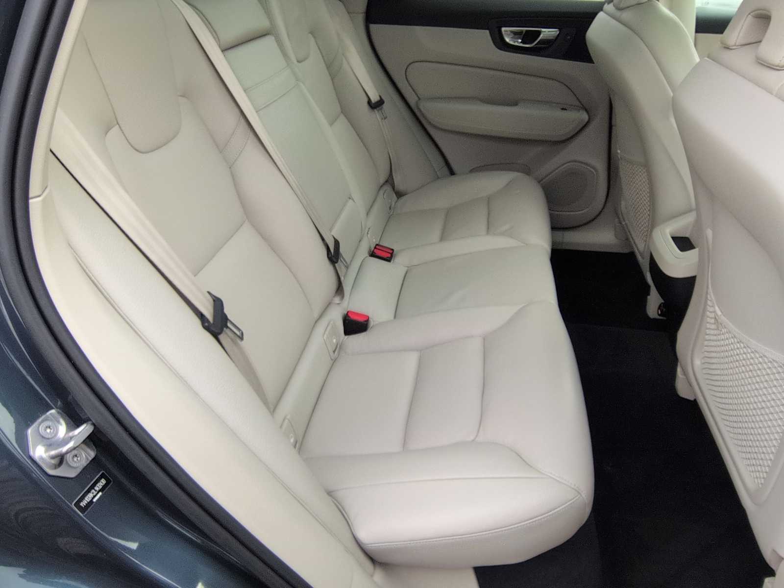 Thumbnail: 2020 Volvo XC60 - 21