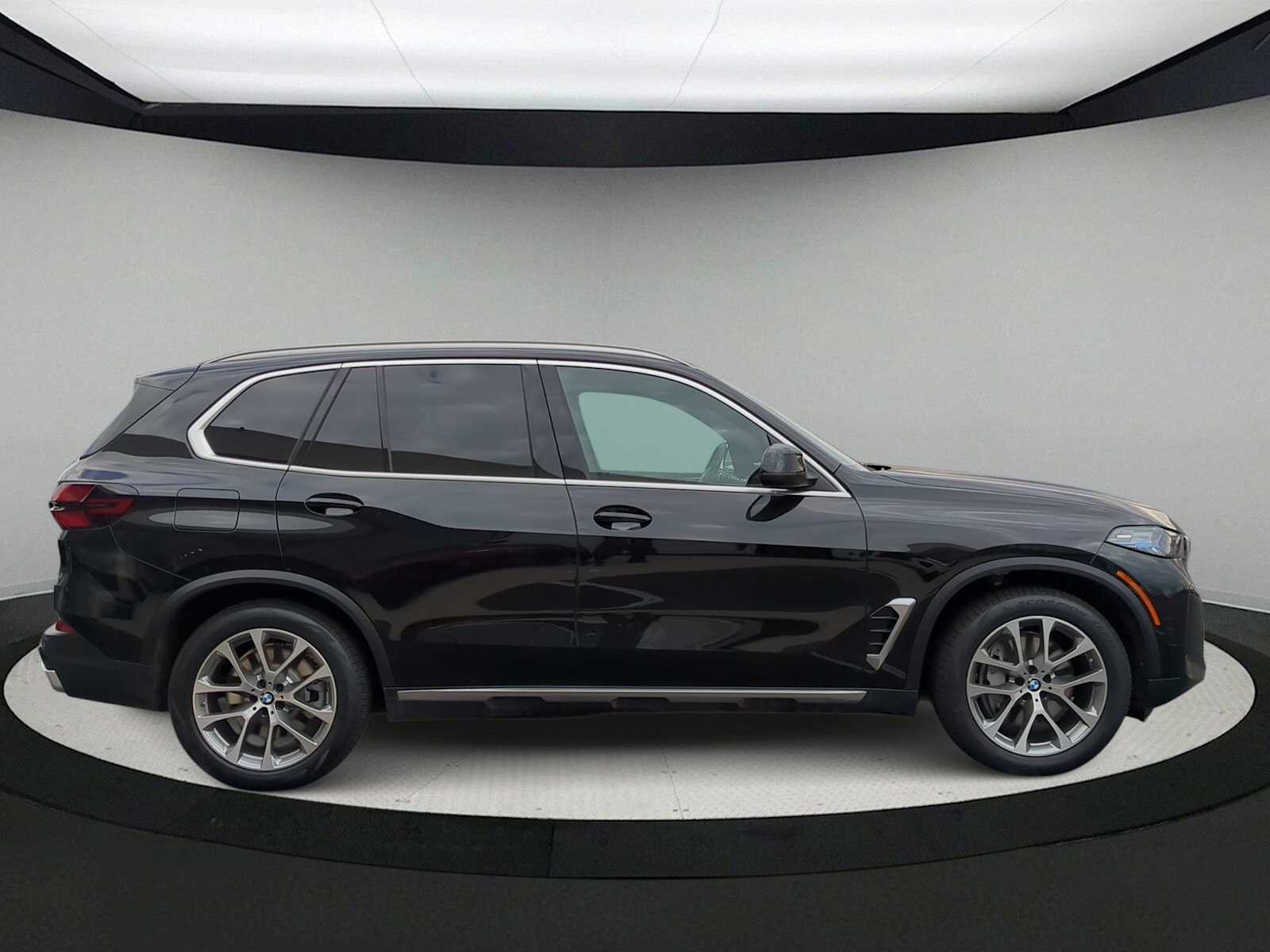 Thumbnail: 2026 BMW X5 - 9