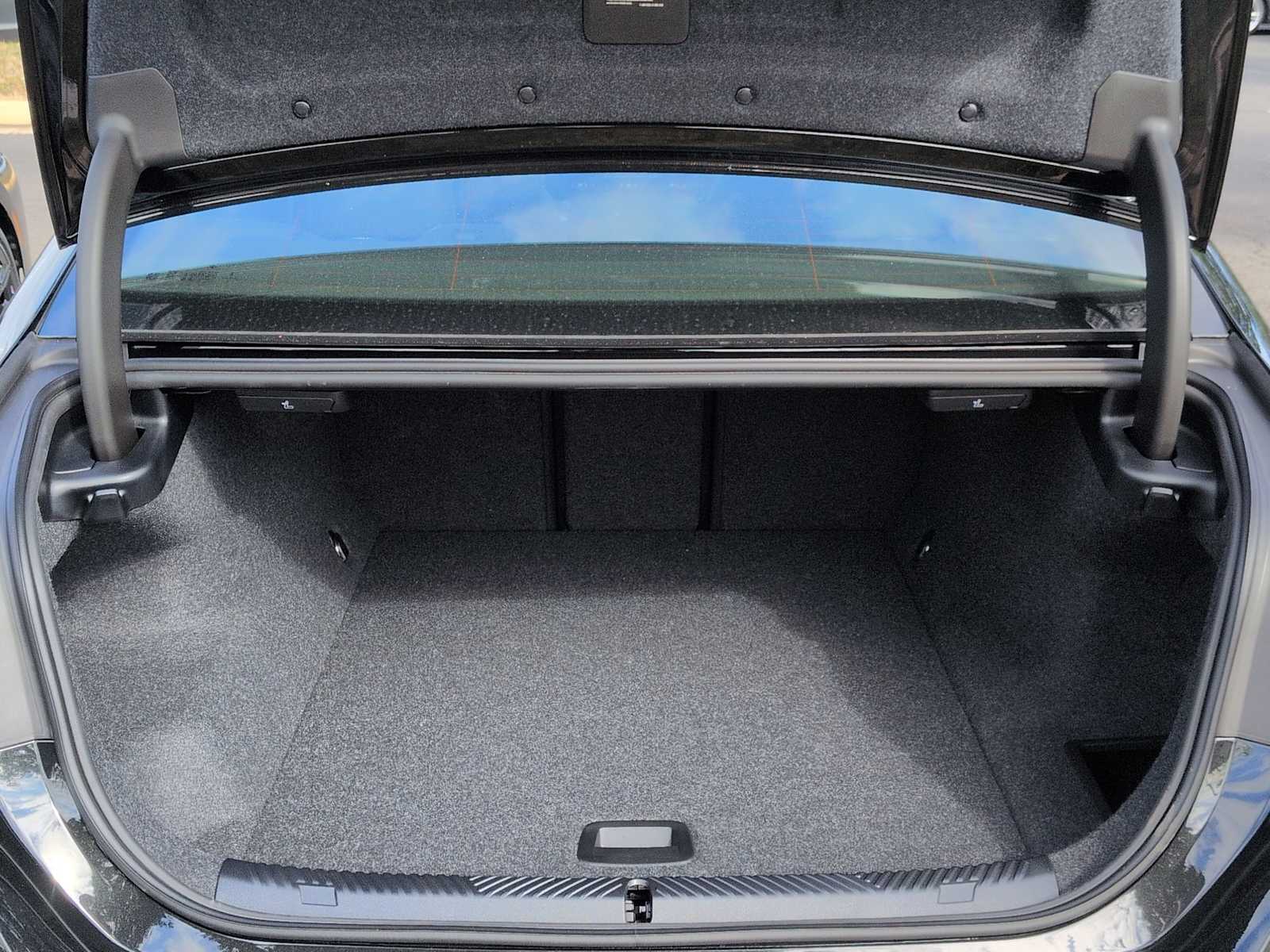 Thumbnail: 2025 BMW i5 - 37