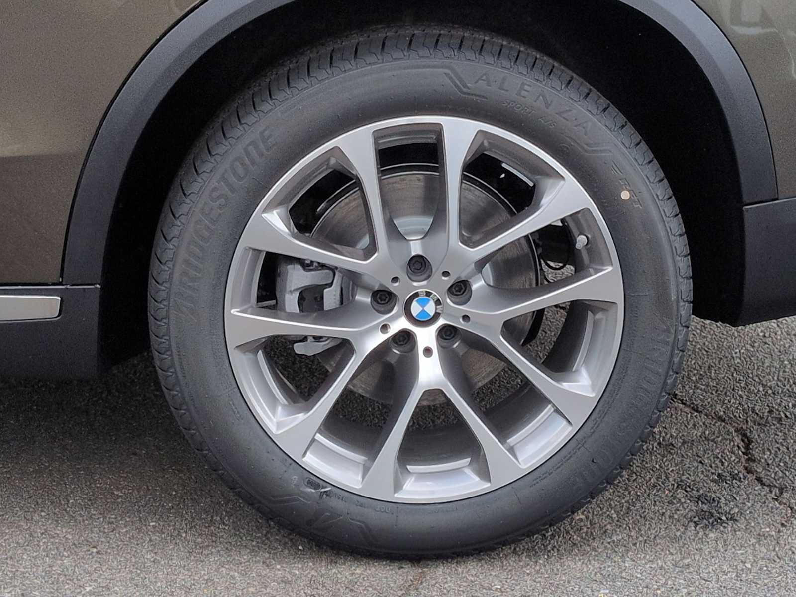 Thumbnail: 2026 BMW X5 - 14
