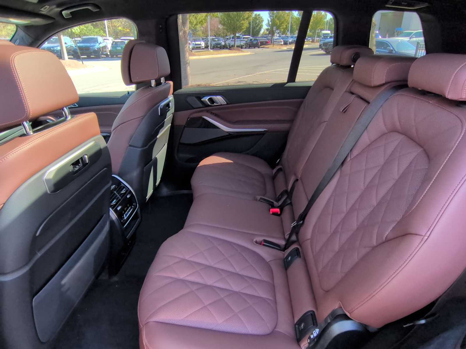 Thumbnail: 2026 BMW X7 - 21