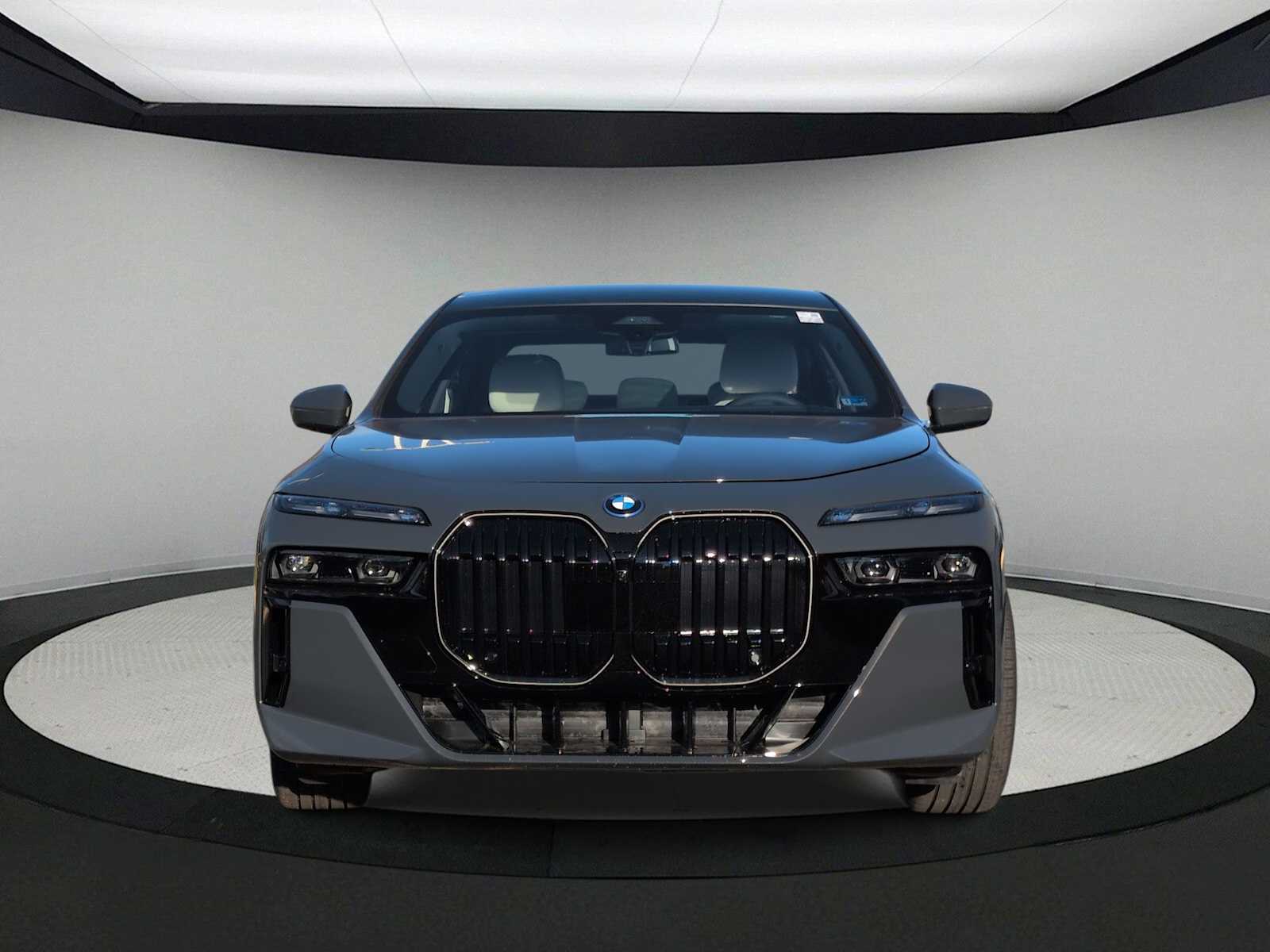 Thumbnail: 2026 BMW 7 Series - 3