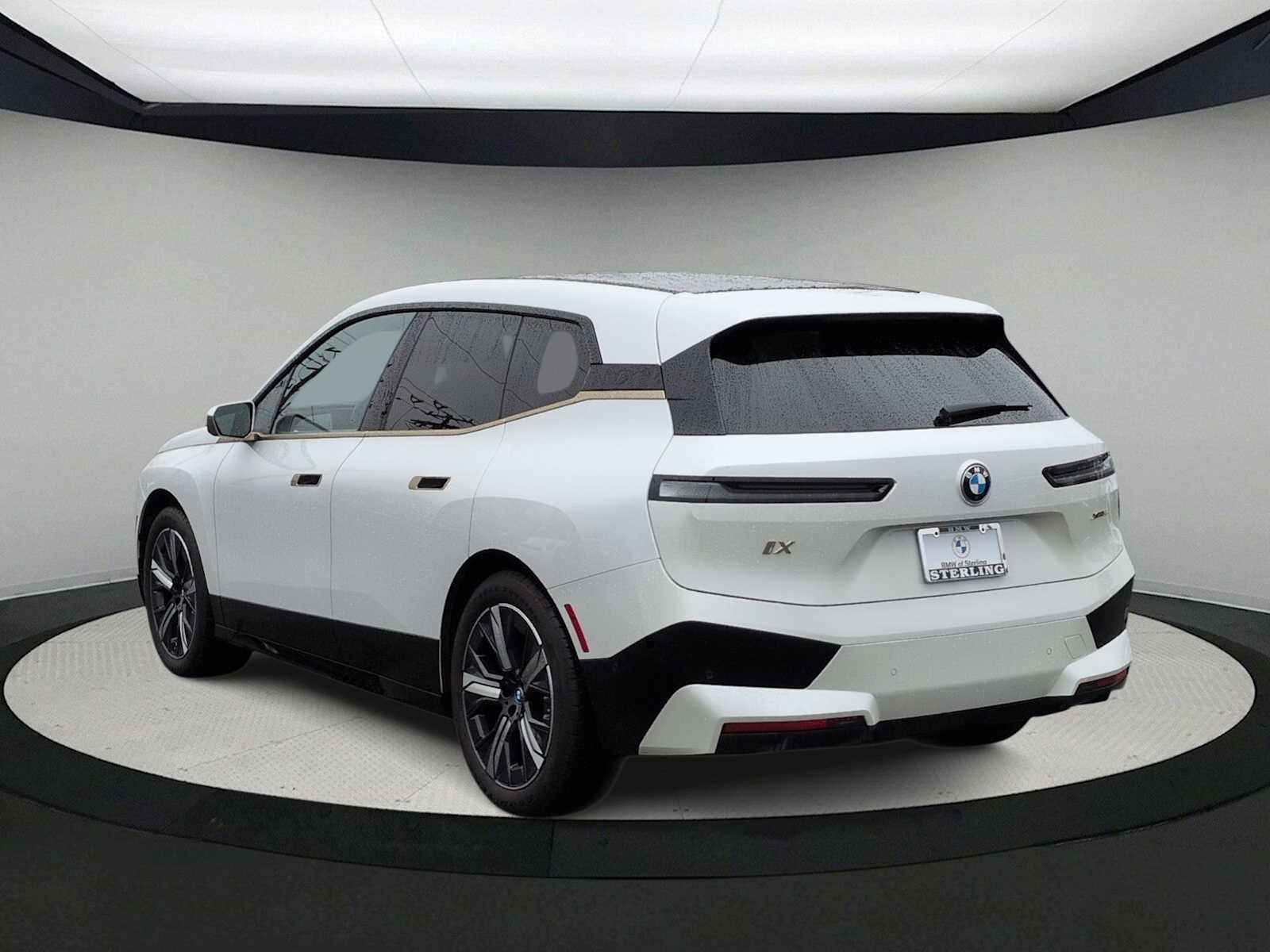 Thumbnail: 2023 BMW iX - 6