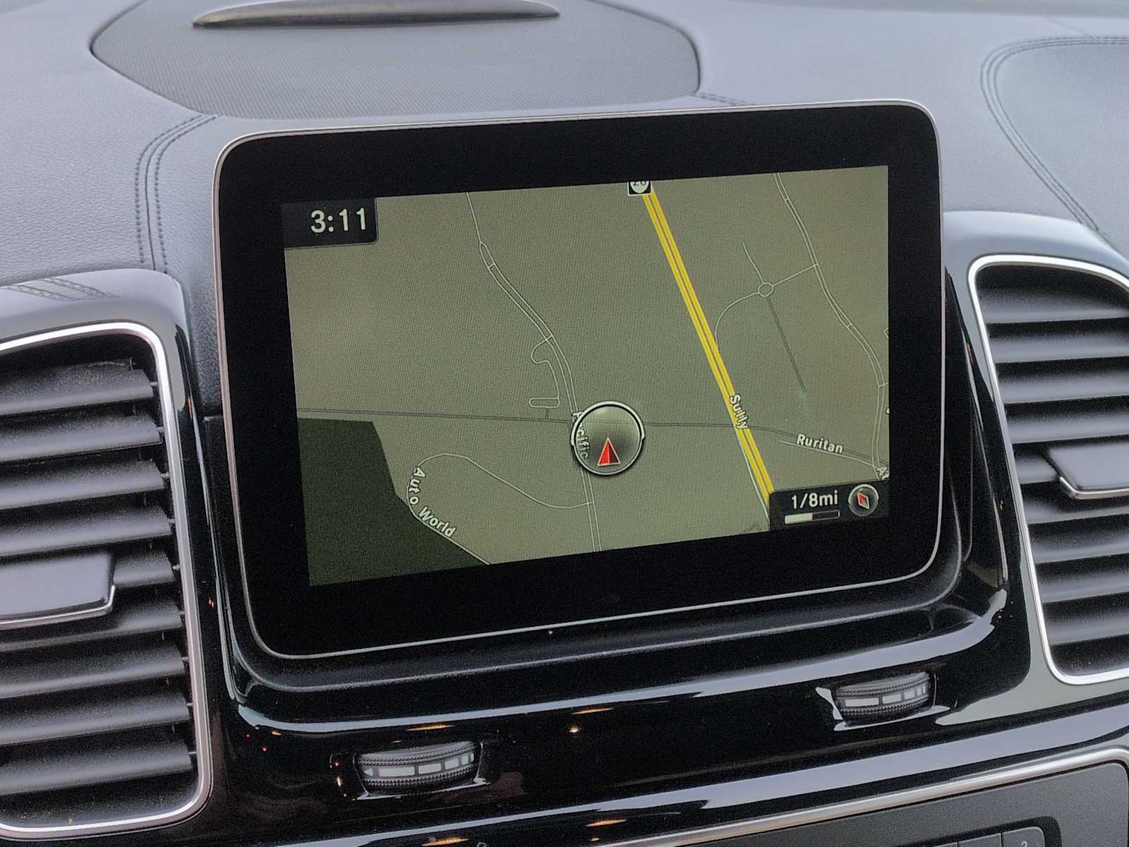 Thumbnail: 2018 Mercedes-Benz GLE - 30