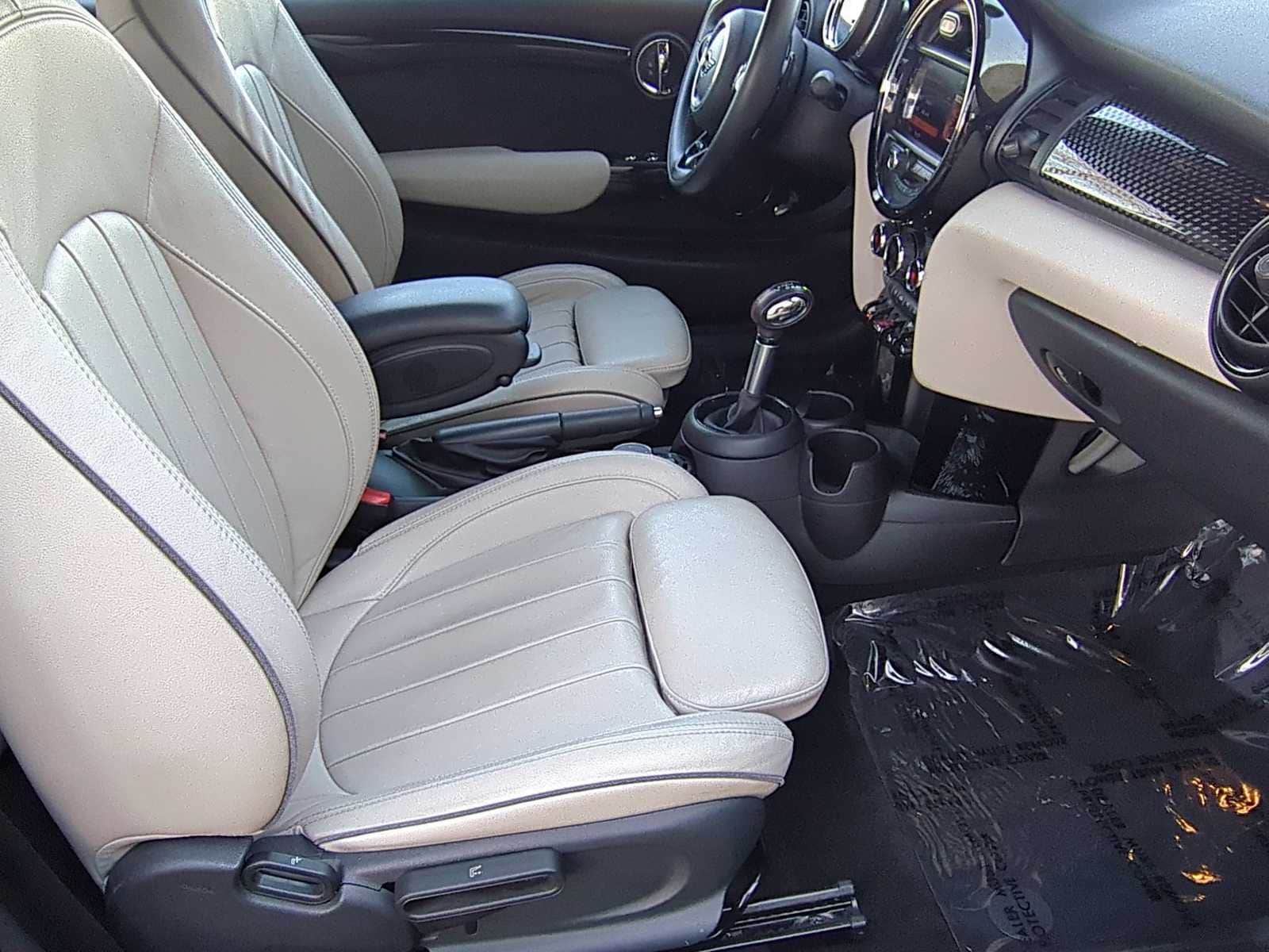 Thumbnail: 2019 MINI Cooper Convertible - 21