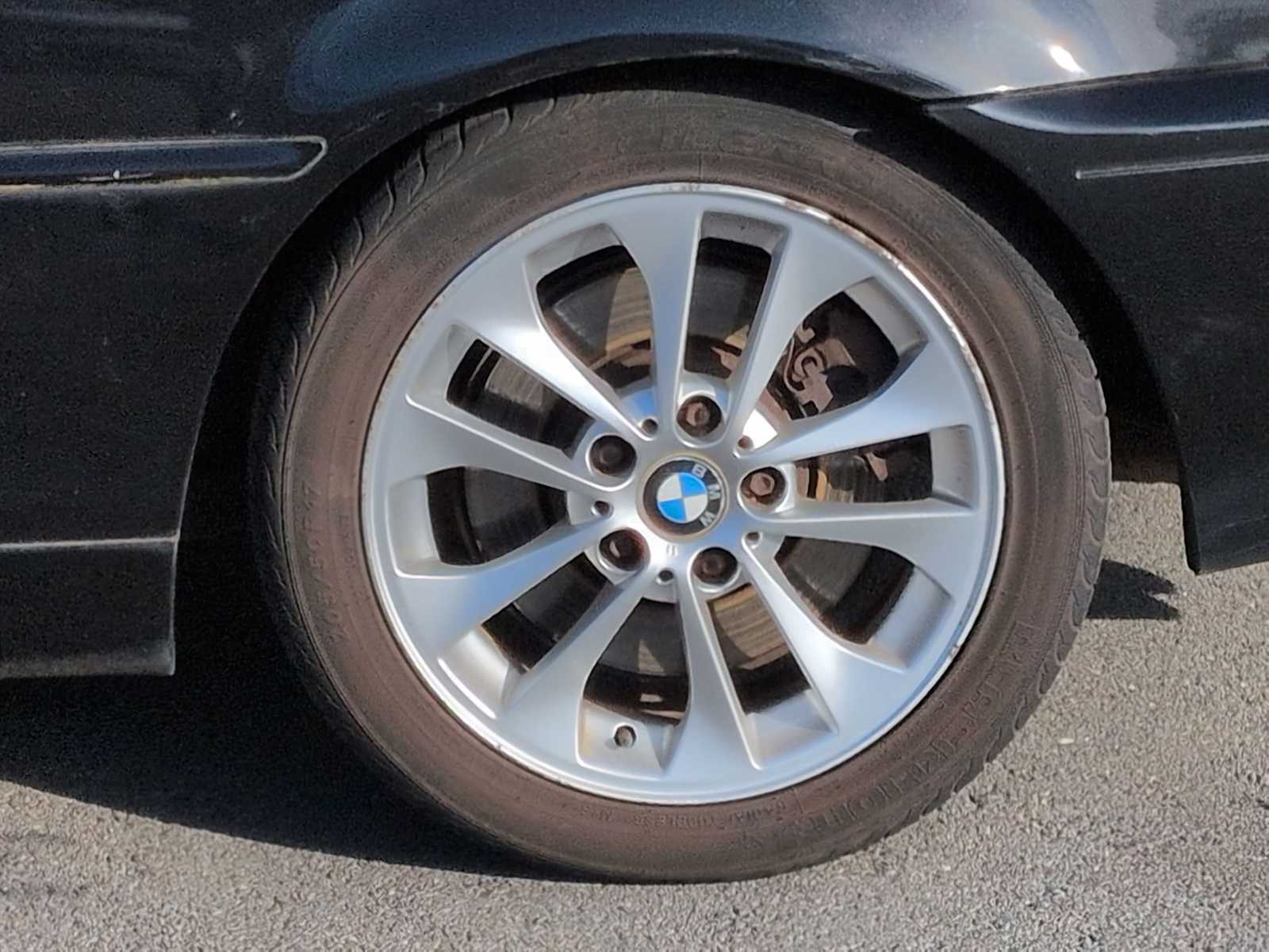 Thumbnail: 2004 BMW 3 Series - 13