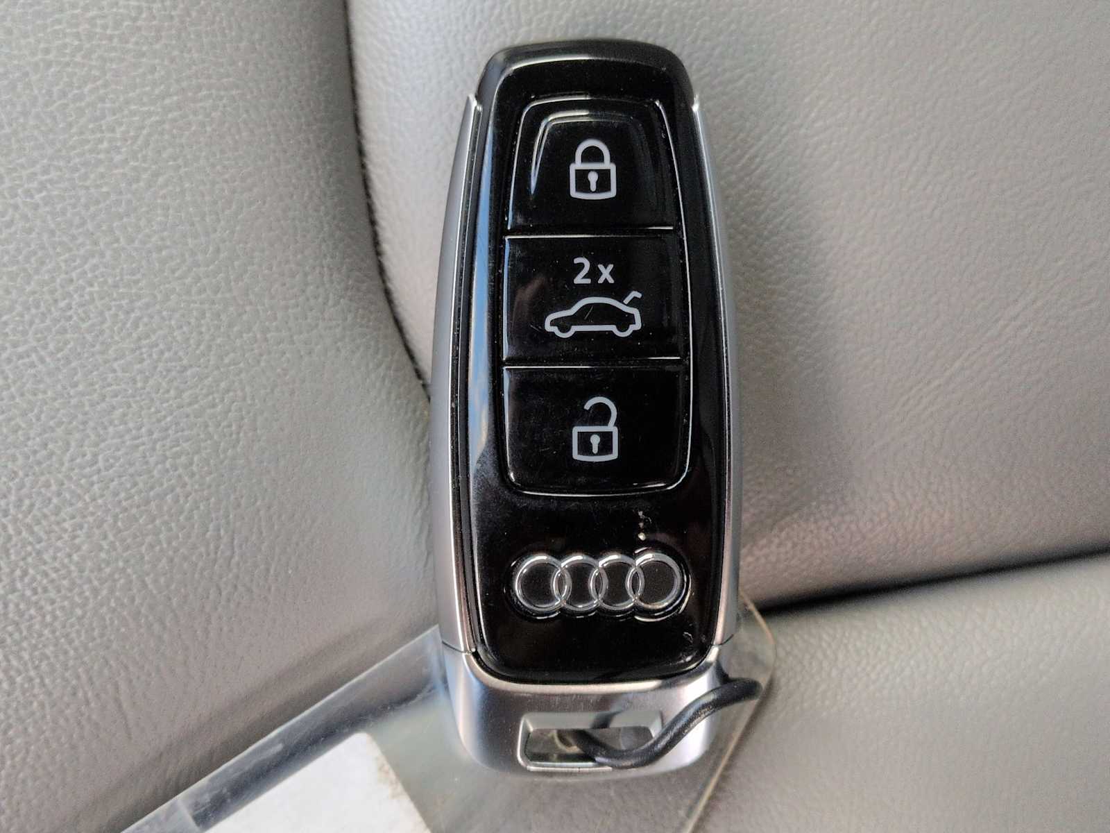 Thumbnail: 2022 Audi Q7 - 36