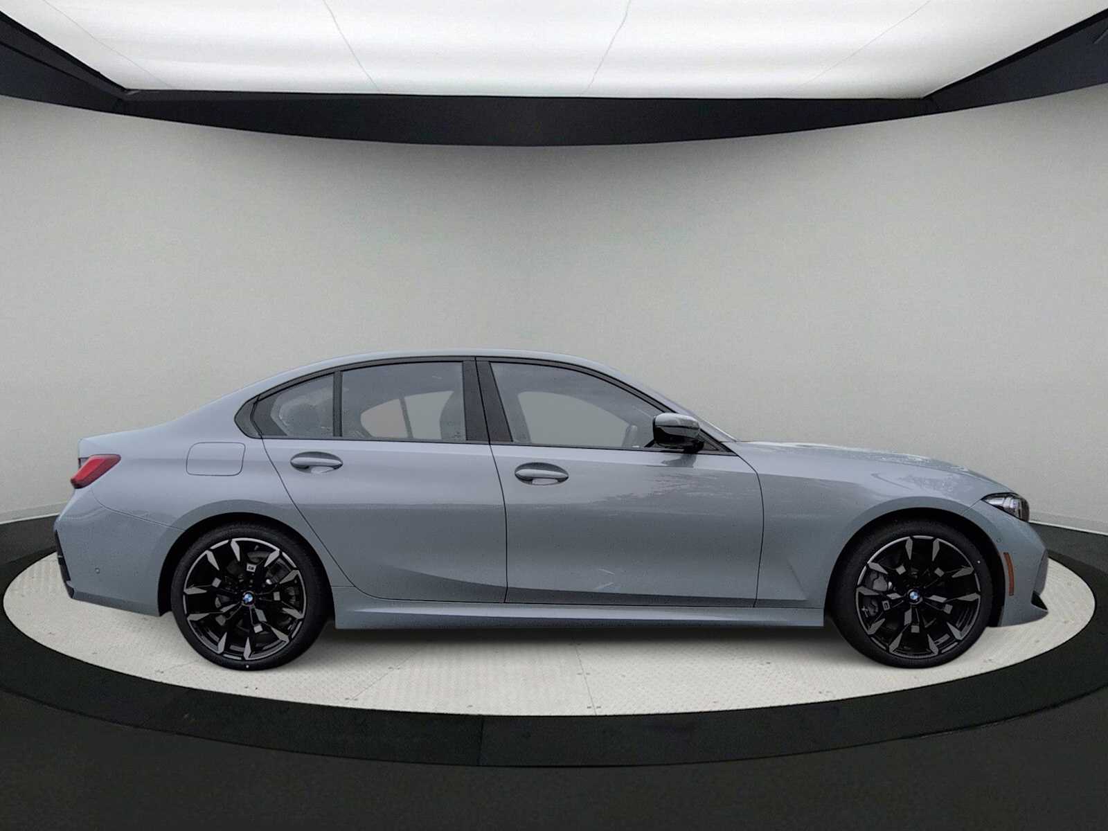 Thumbnail: 2026 BMW 3 Series - 9