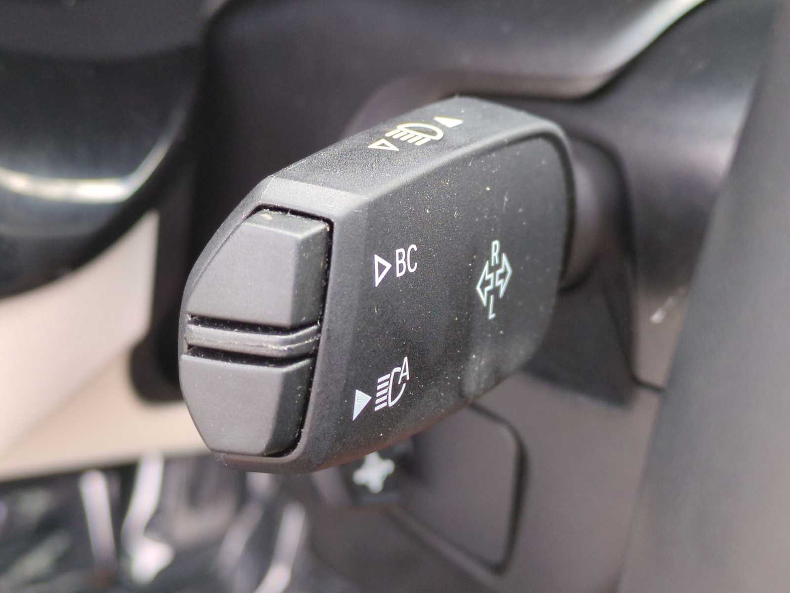 Thumbnail: 2022 BMW 5 Series - 28