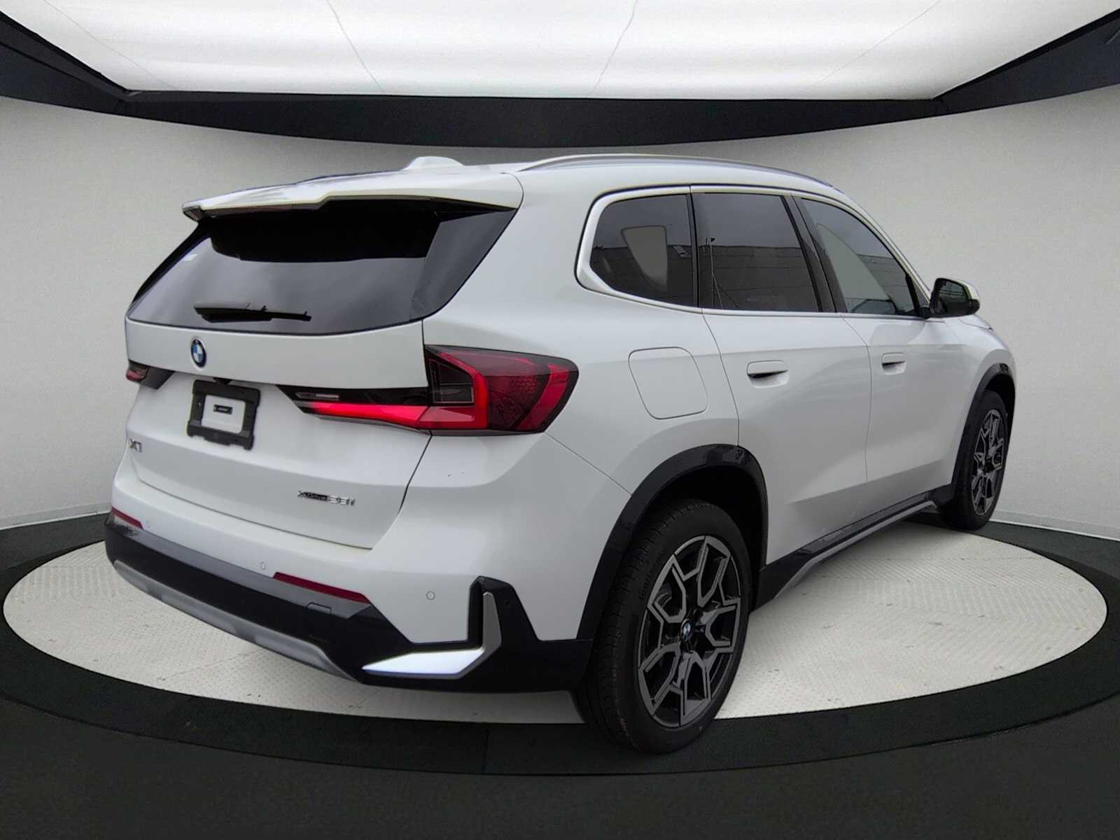 Thumbnail: 2026 BMW X1 - 8
