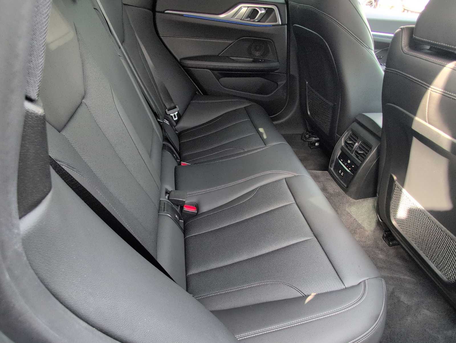 Thumbnail: 2022 BMW 4 Series - 21