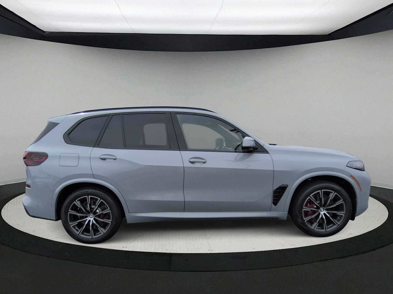 Thumbnail: 2026 BMW X5 - 9