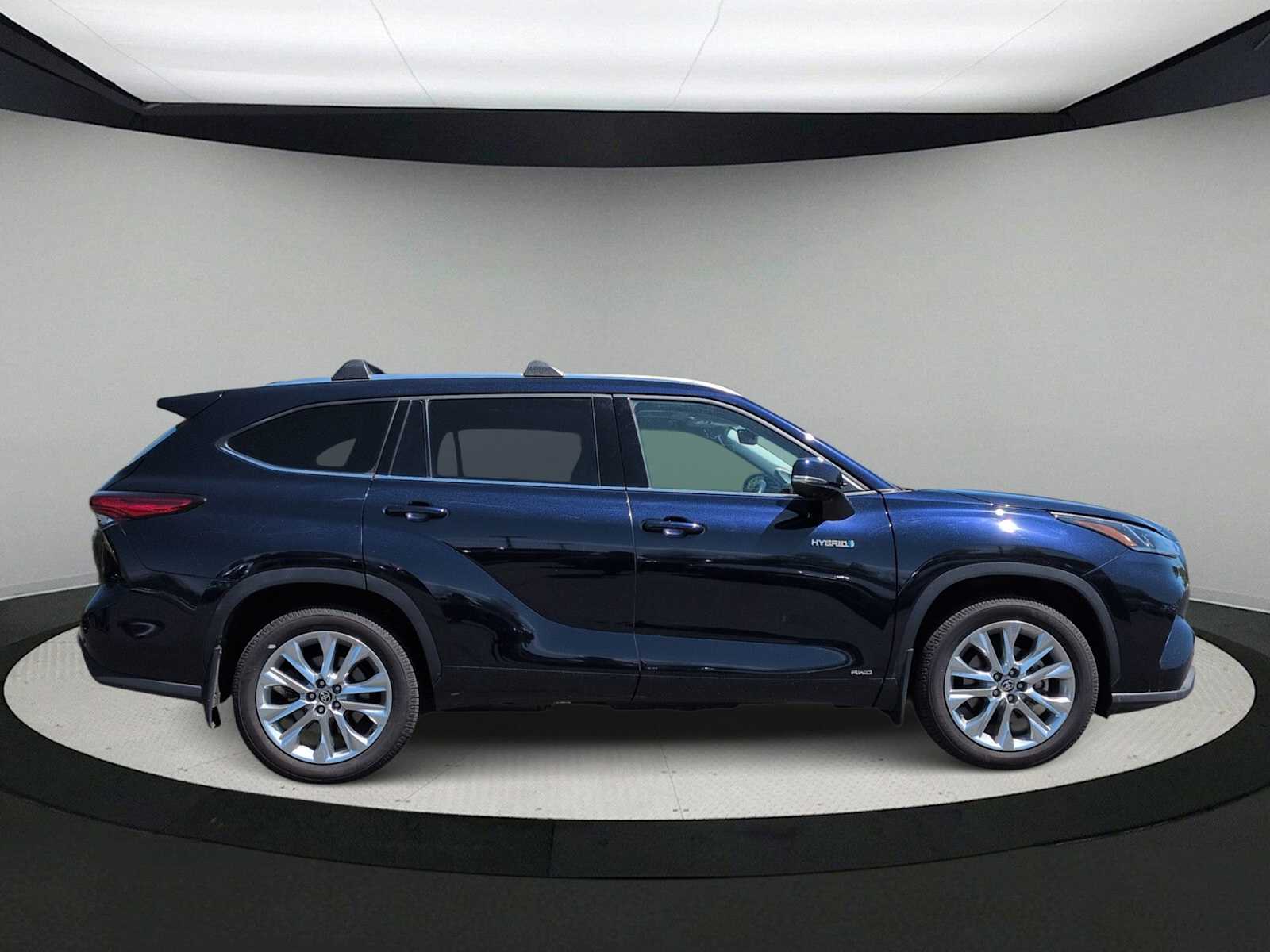 Thumbnail: 2021 Toyota Highlander - 9