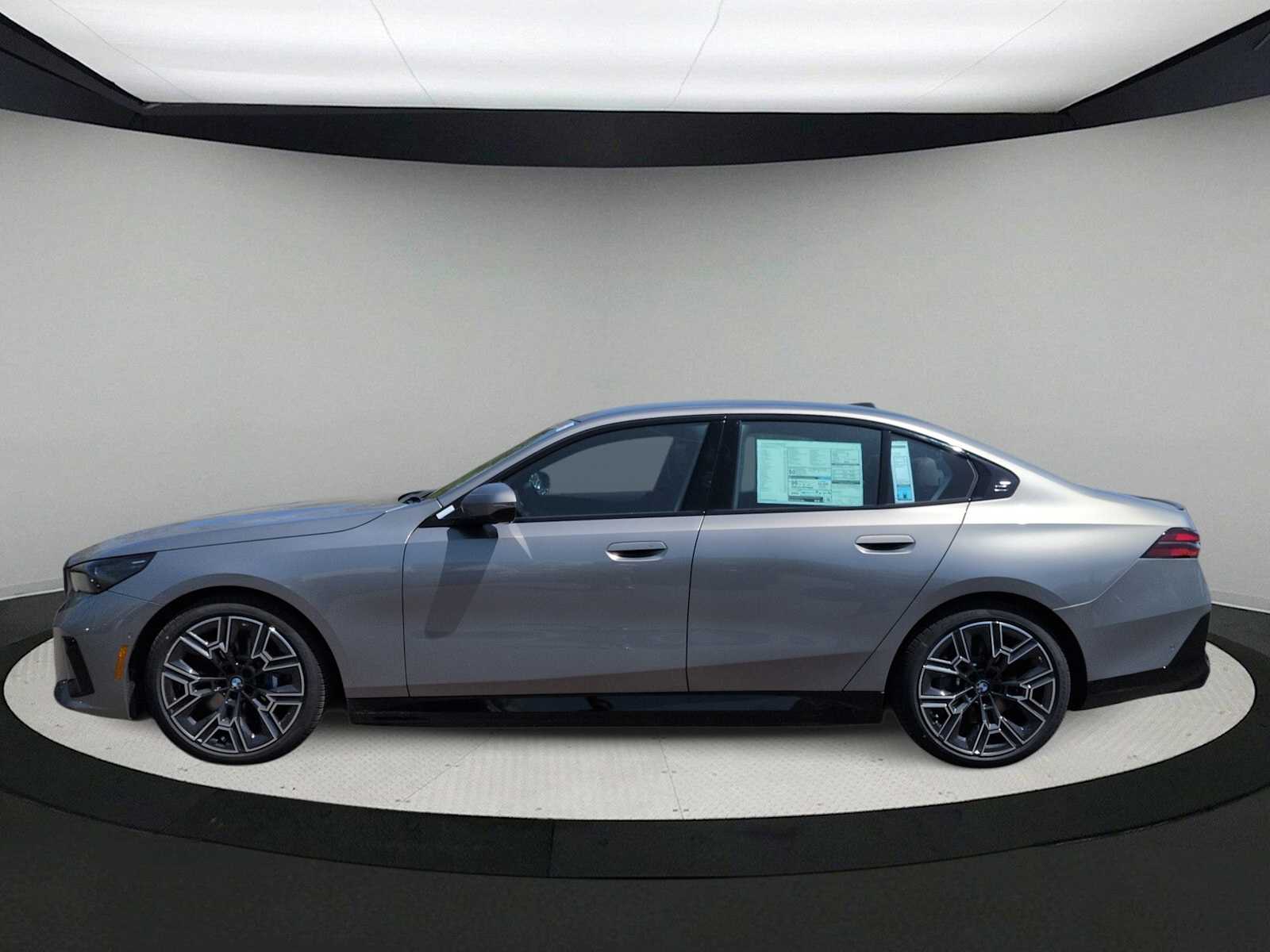 Thumbnail: 2026 BMW i5 - 5