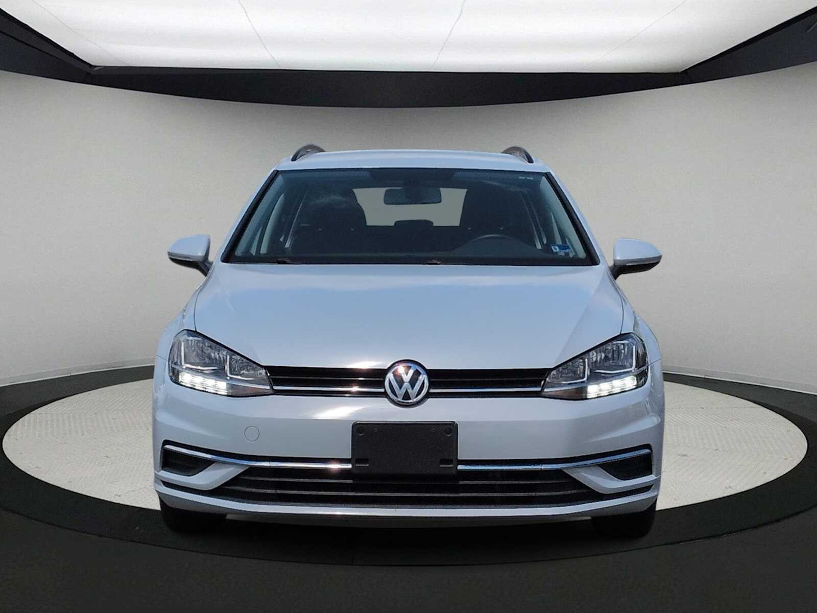 Thumbnail: 2018 Volkswagen e-Golf - 3