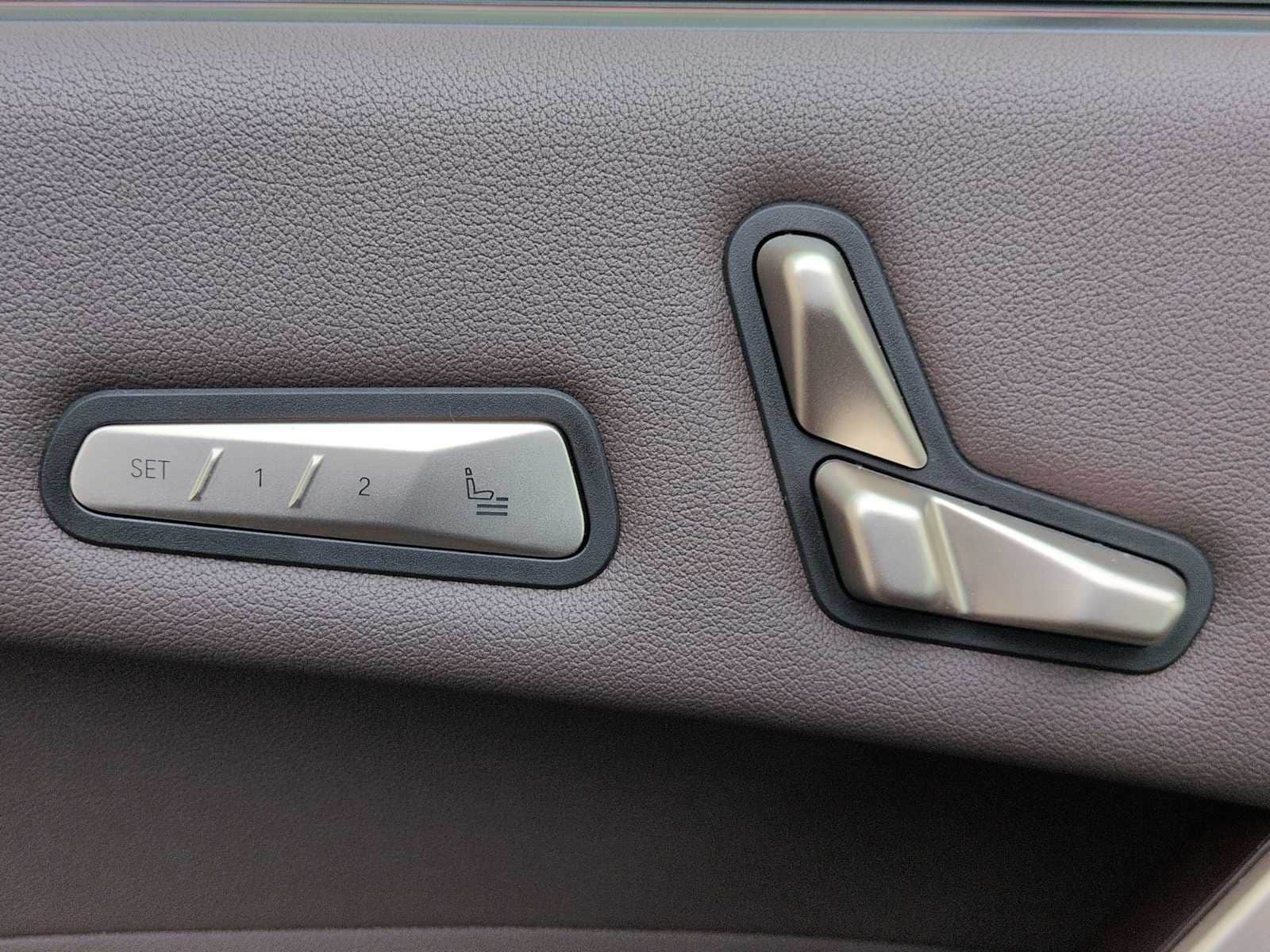 Thumbnail: 2025 BMW iX - 17