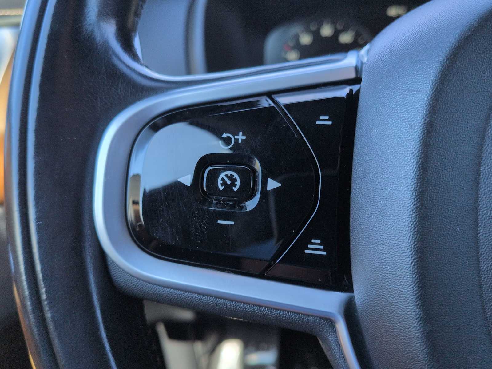 Thumbnail: 2018 Volvo XC90 - 25