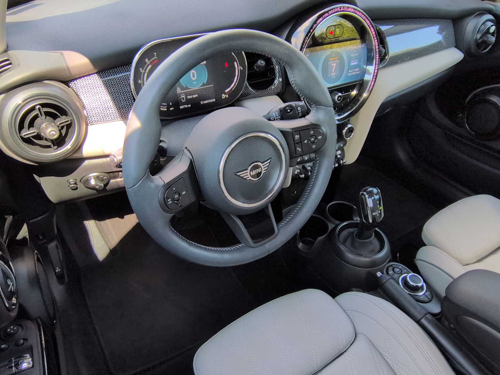 Thumbnail: 2024 MINI Cooper Hardtop - 10