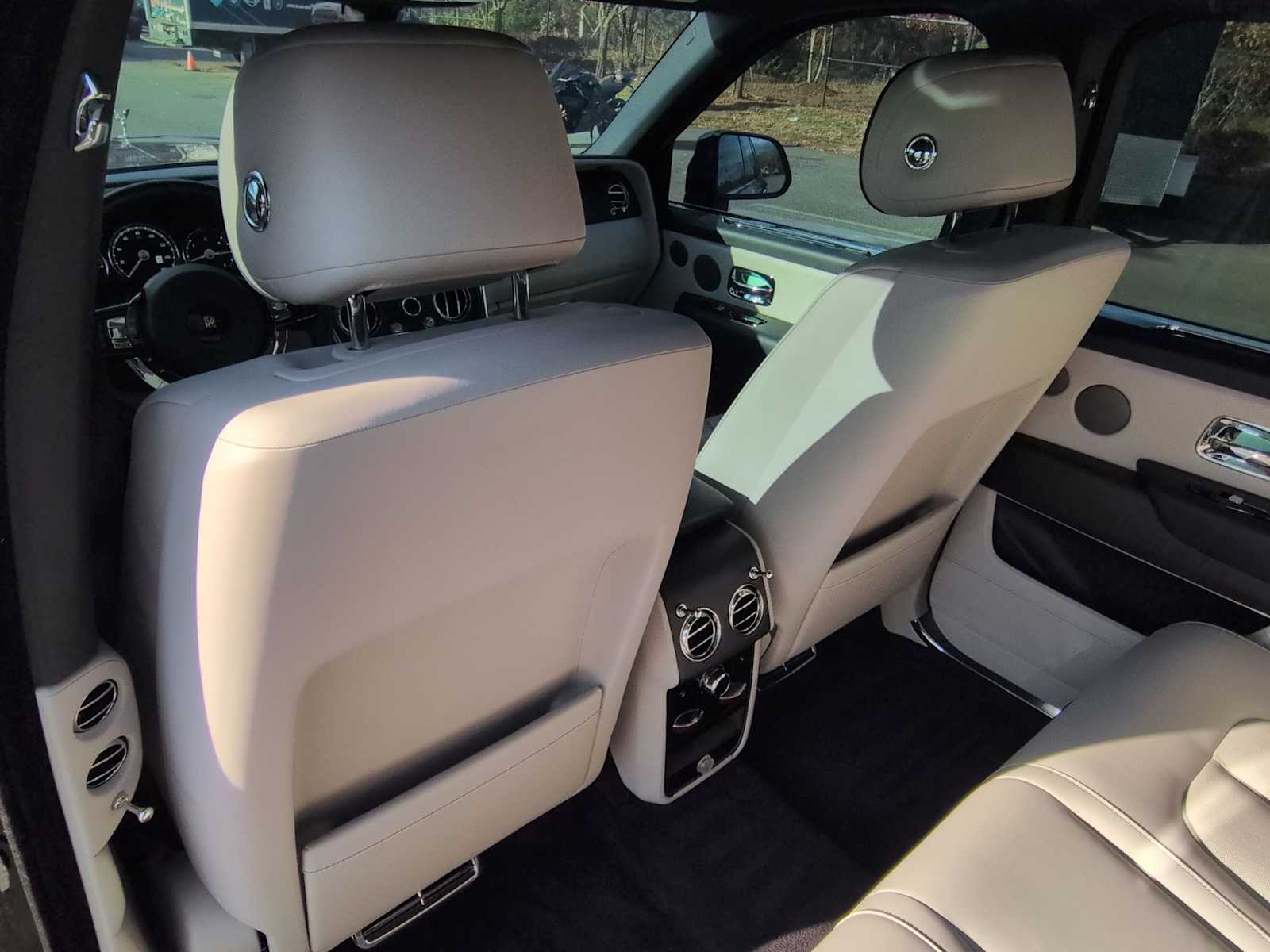 Thumbnail: 2022 Rolls-Royce Cullinan - 18