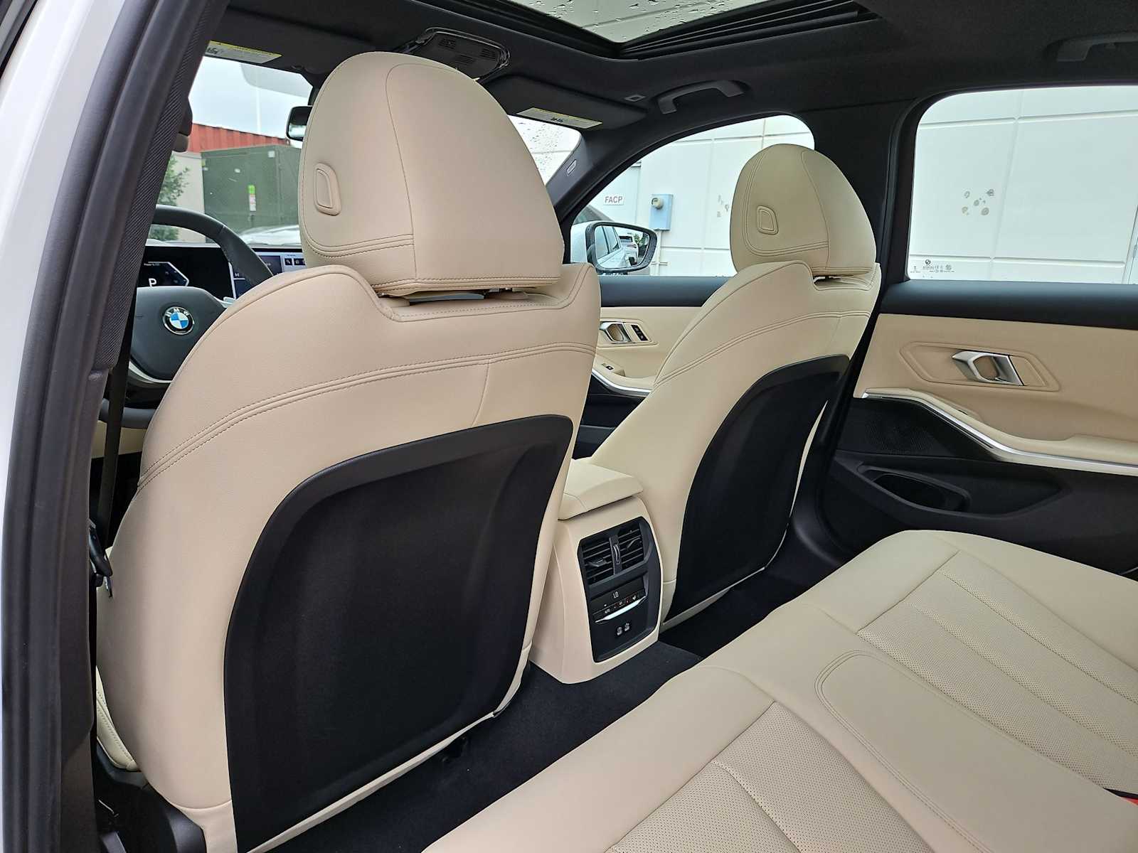 Thumbnail: 2025 BMW 3 Series - 19