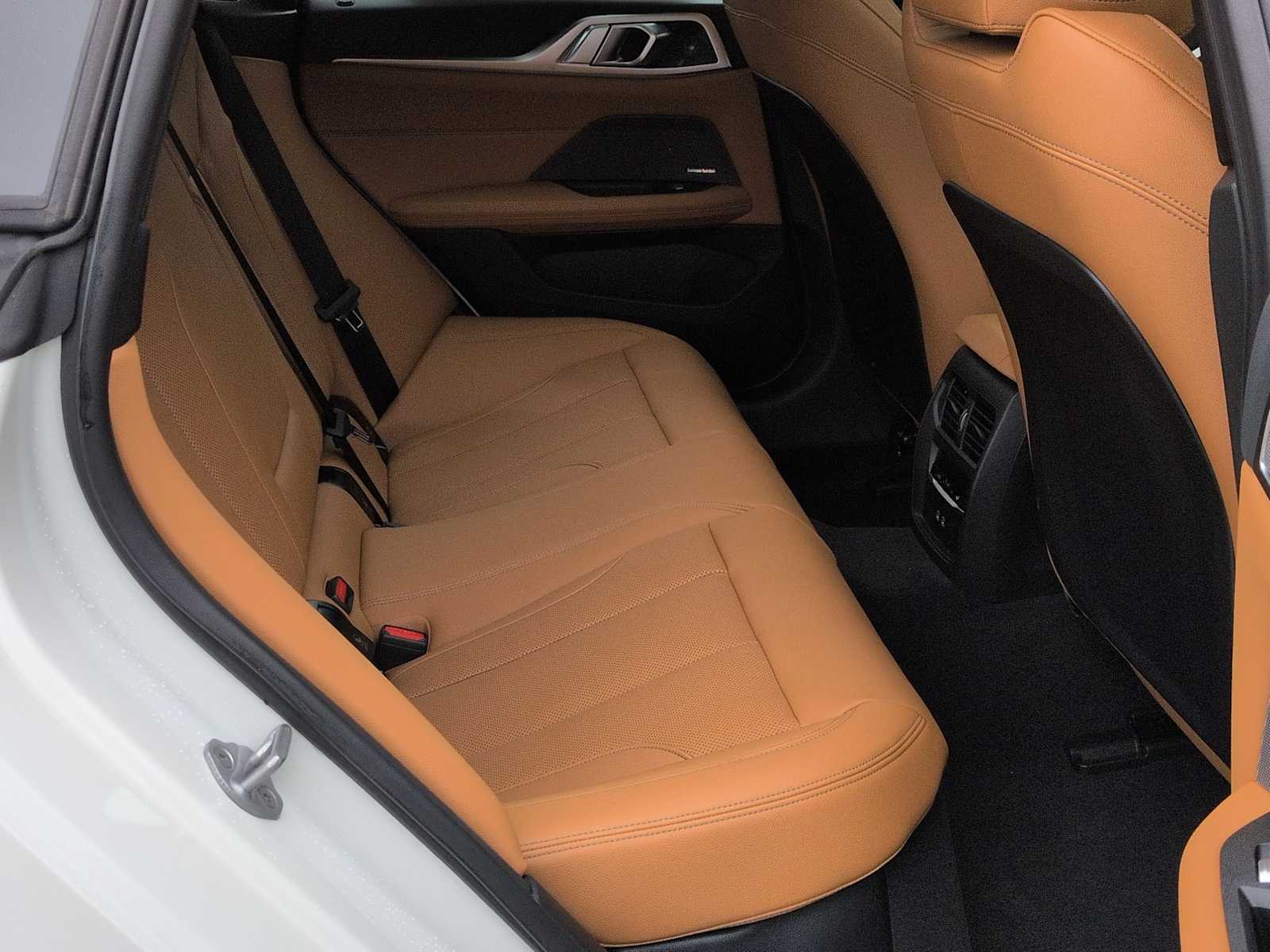 Thumbnail: 2026 BMW i4 - 22