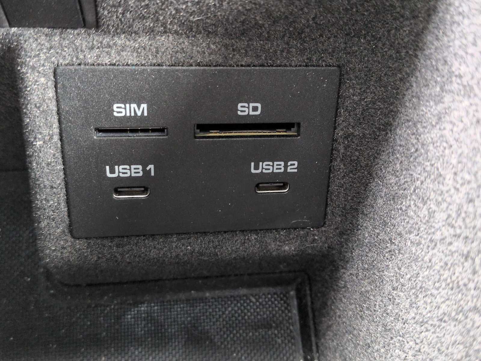 Thumbnail: 2023 Porsche Macan - 23