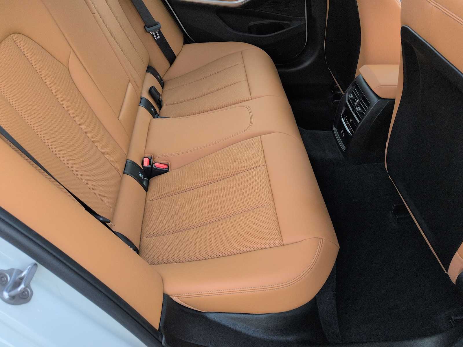 Thumbnail: 2025 BMW 3 Series - 22