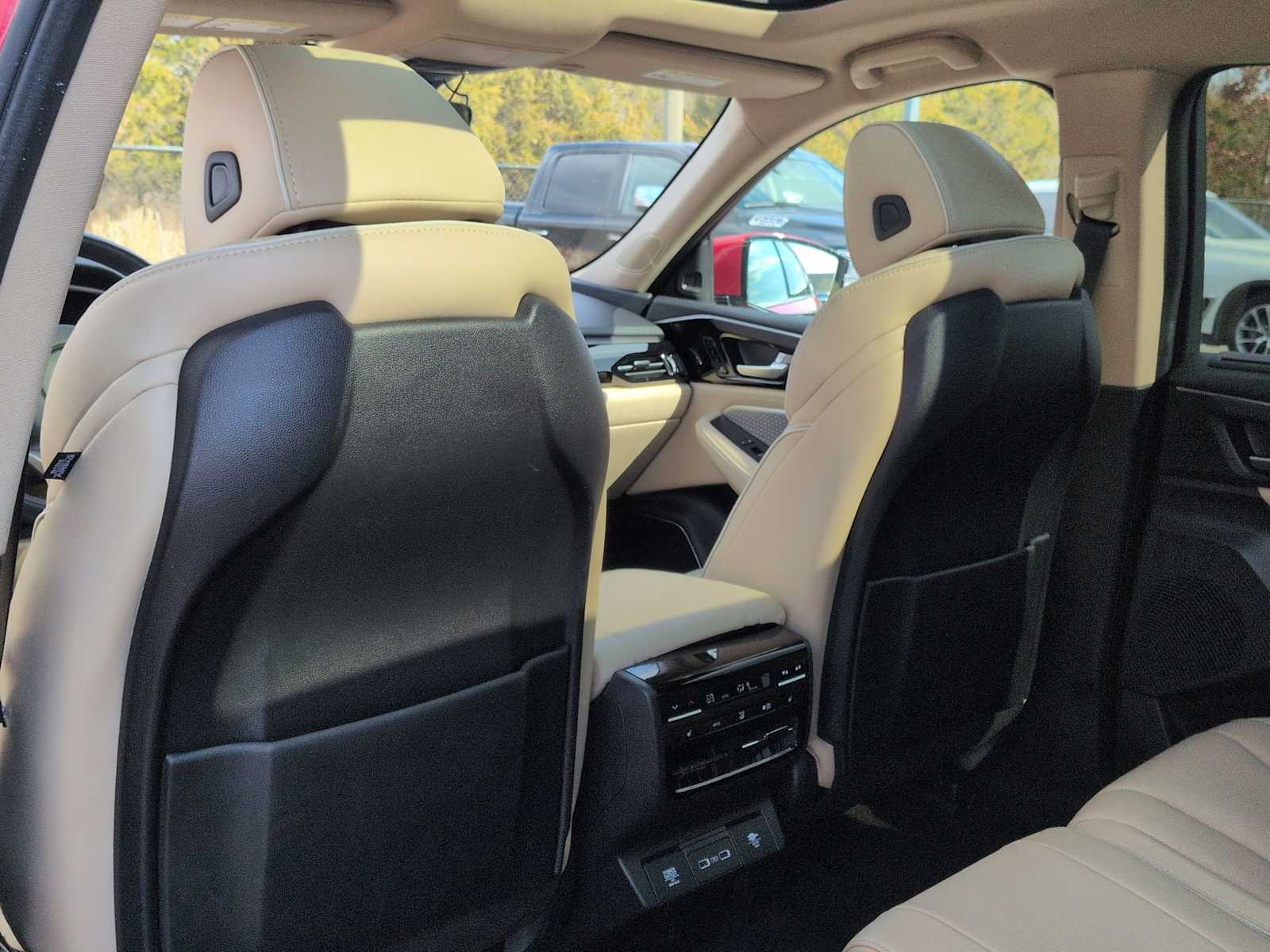 Thumbnail: 2022 Acura MDX - 19