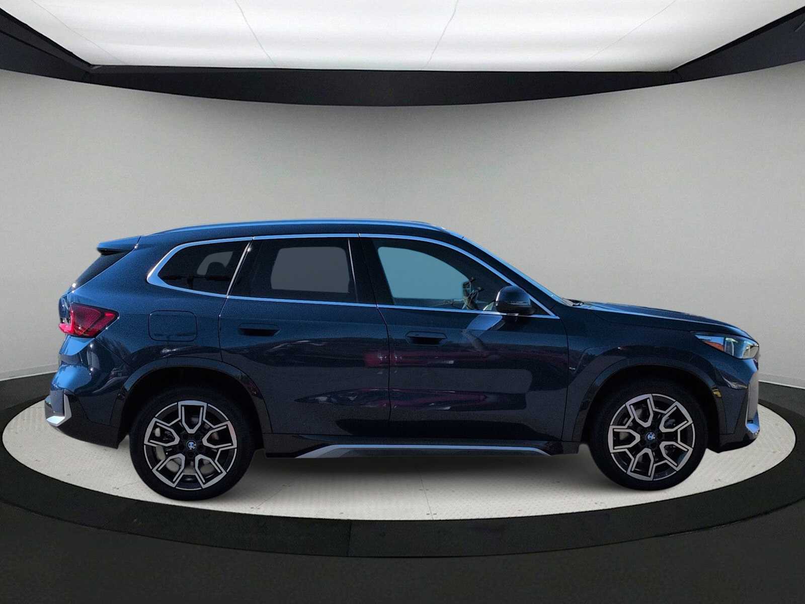 Thumbnail: 2025 BMW X1 - 9