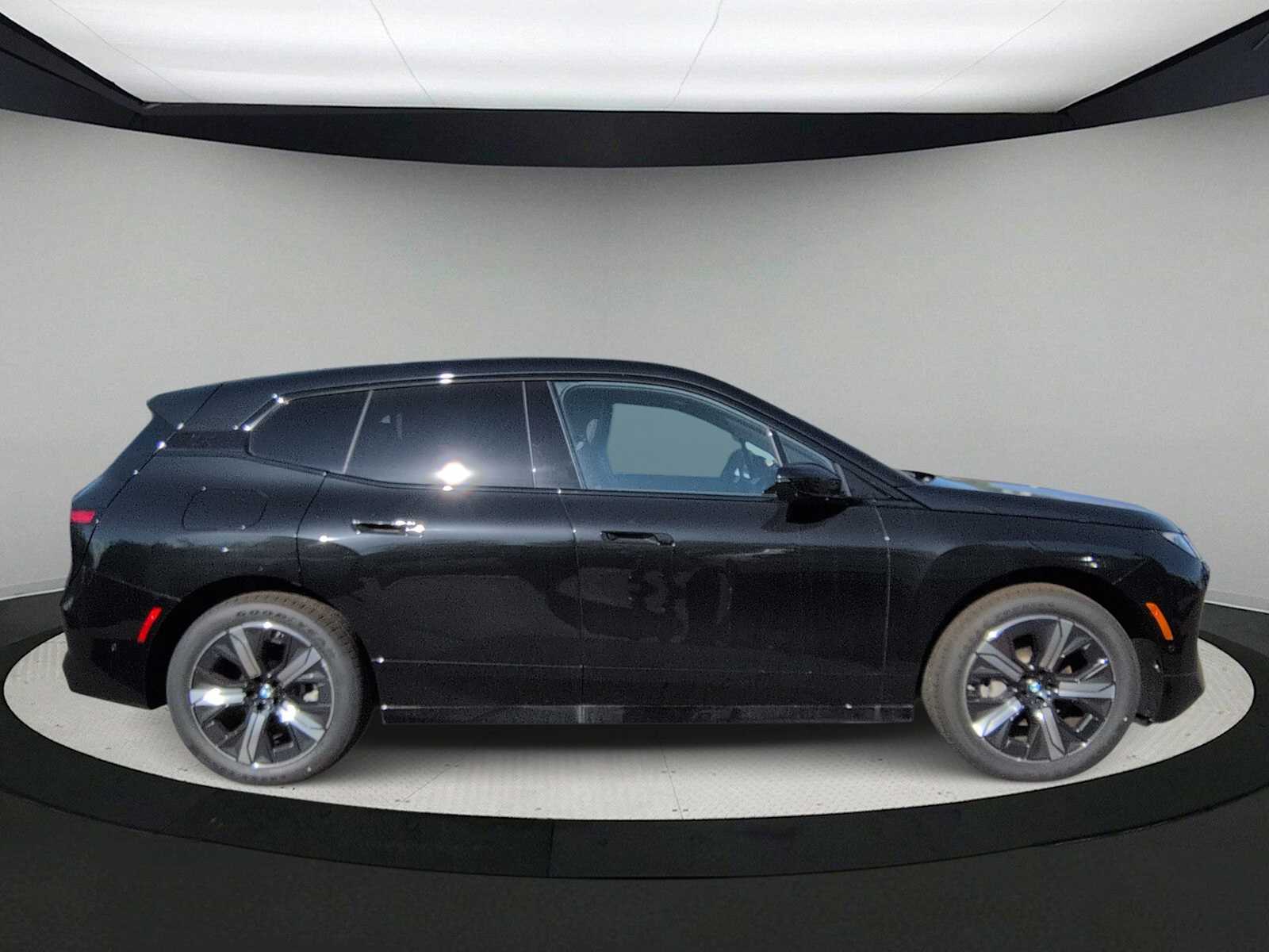 Thumbnail: 2026 BMW iX - 9