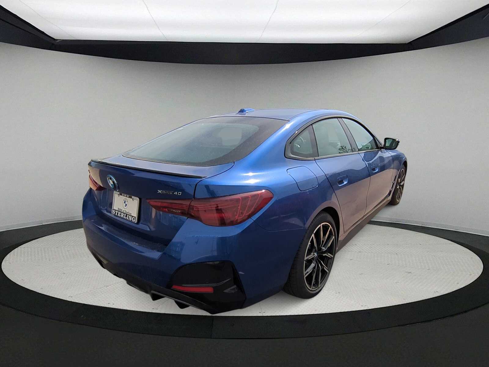 Thumbnail: 2025 BMW i4 - 8