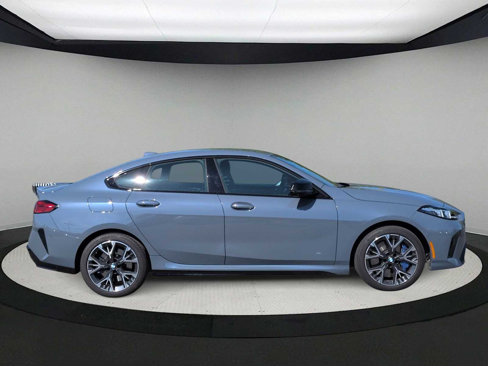 Thumbnail: 2025 BMW 2 Series - 9