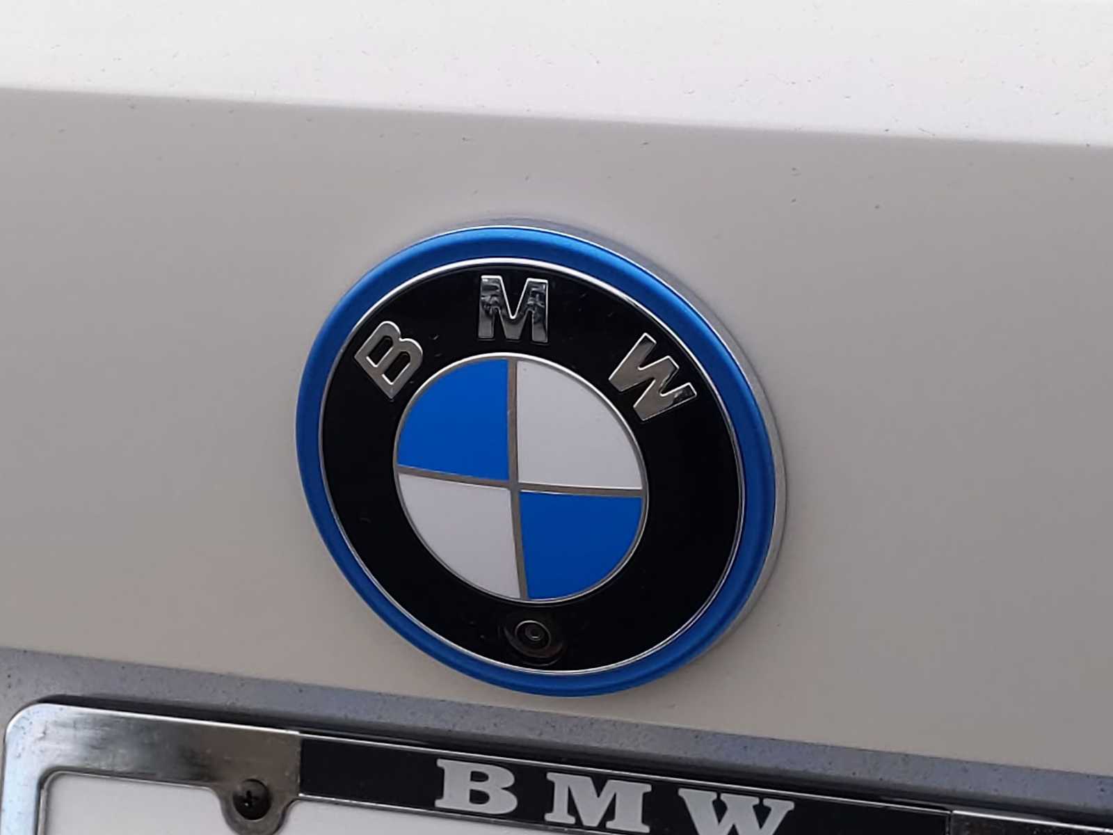 Thumbnail: 2025 BMW i4 - 11
