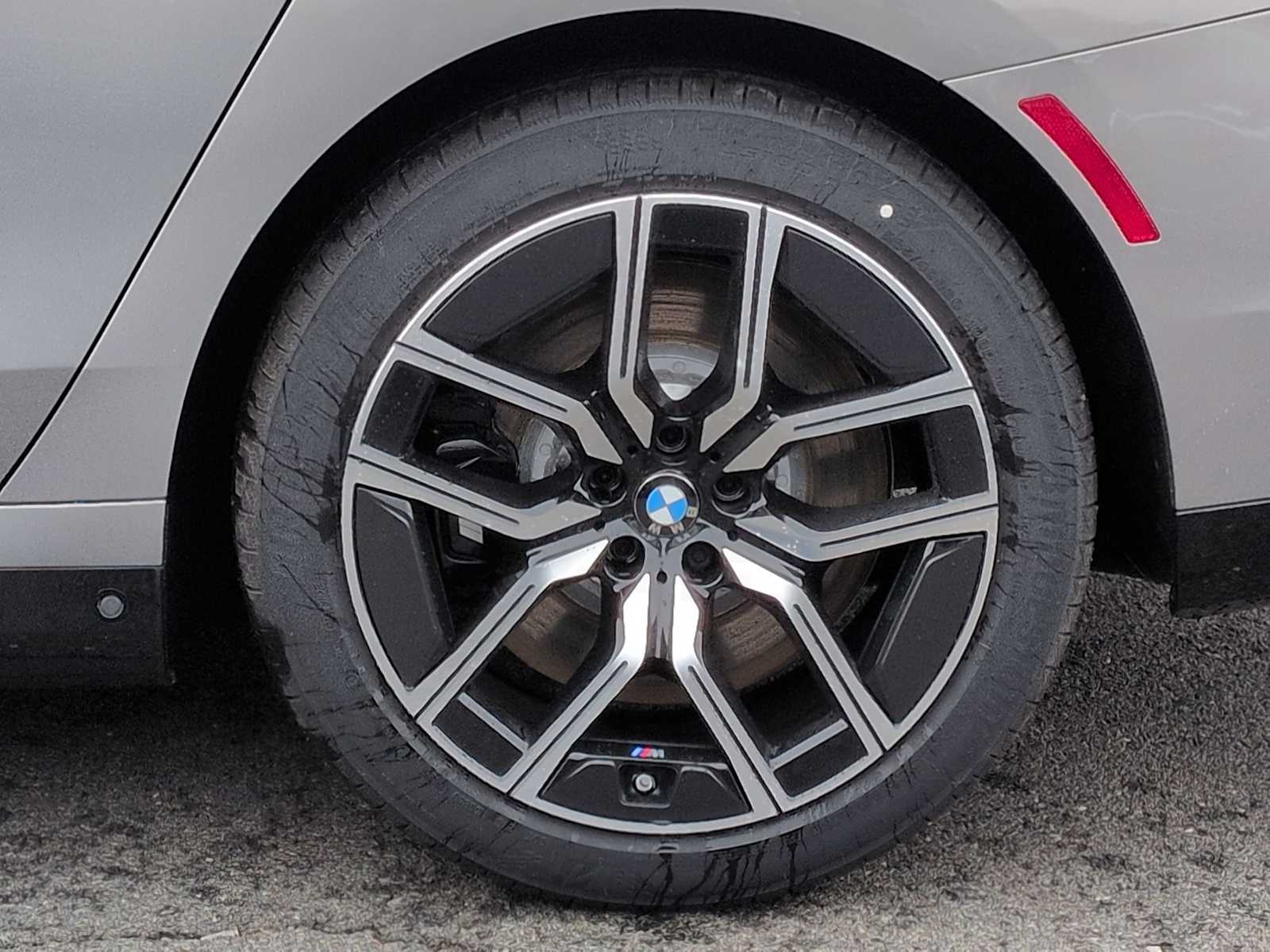 Thumbnail: 2026 BMW 7 Series - 14