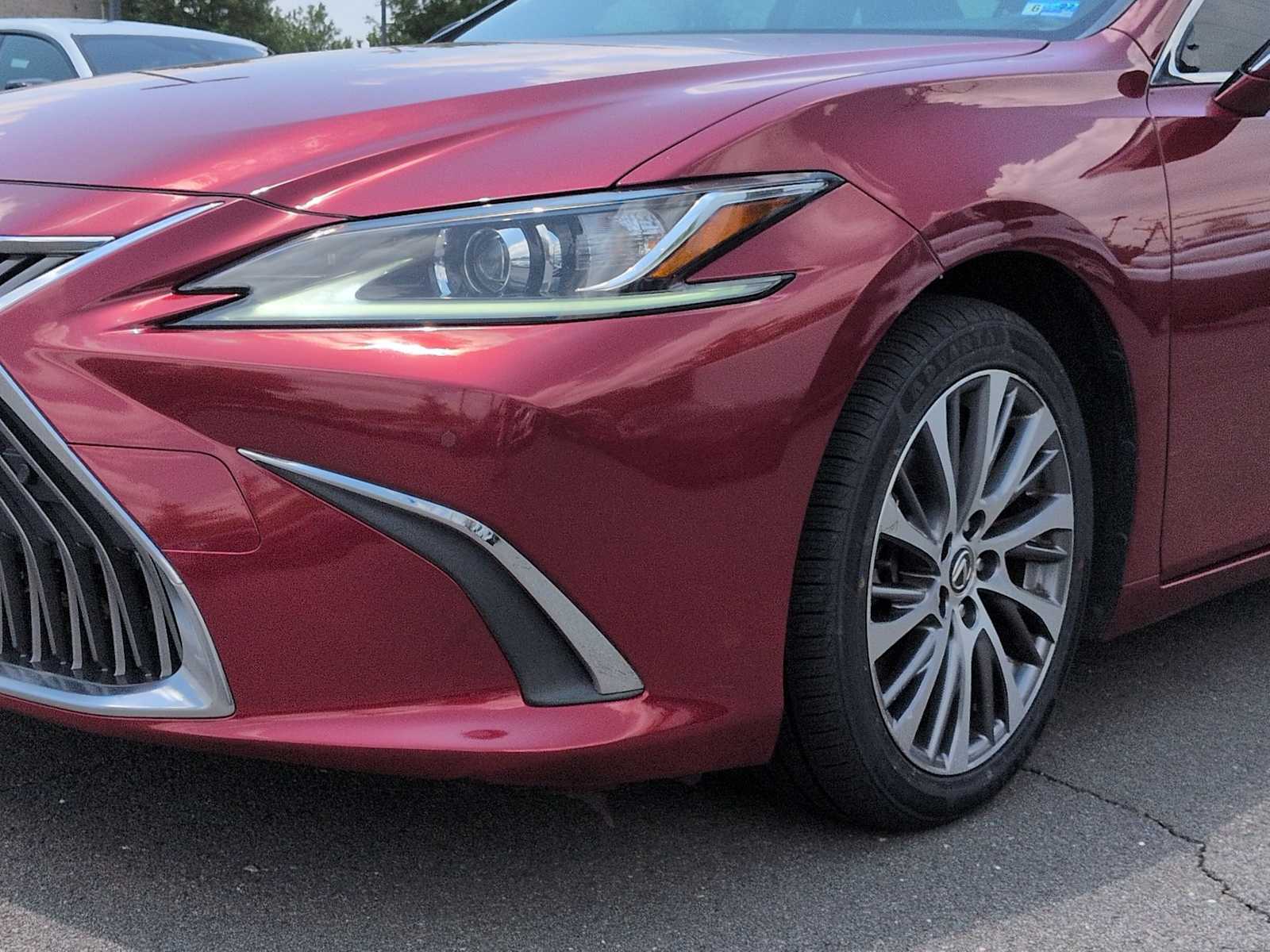 Thumbnail: 2019 Lexus ES - 11