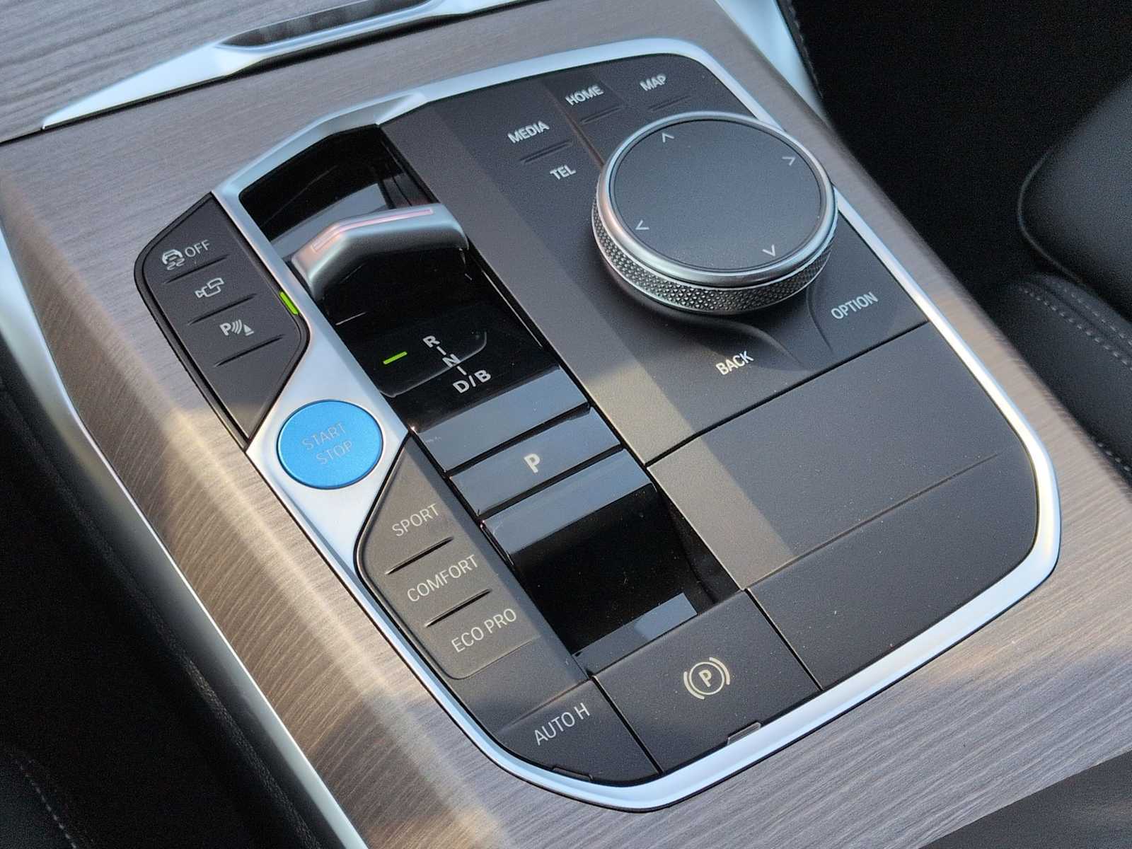 Thumbnail: 2026 BMW i4 - 35