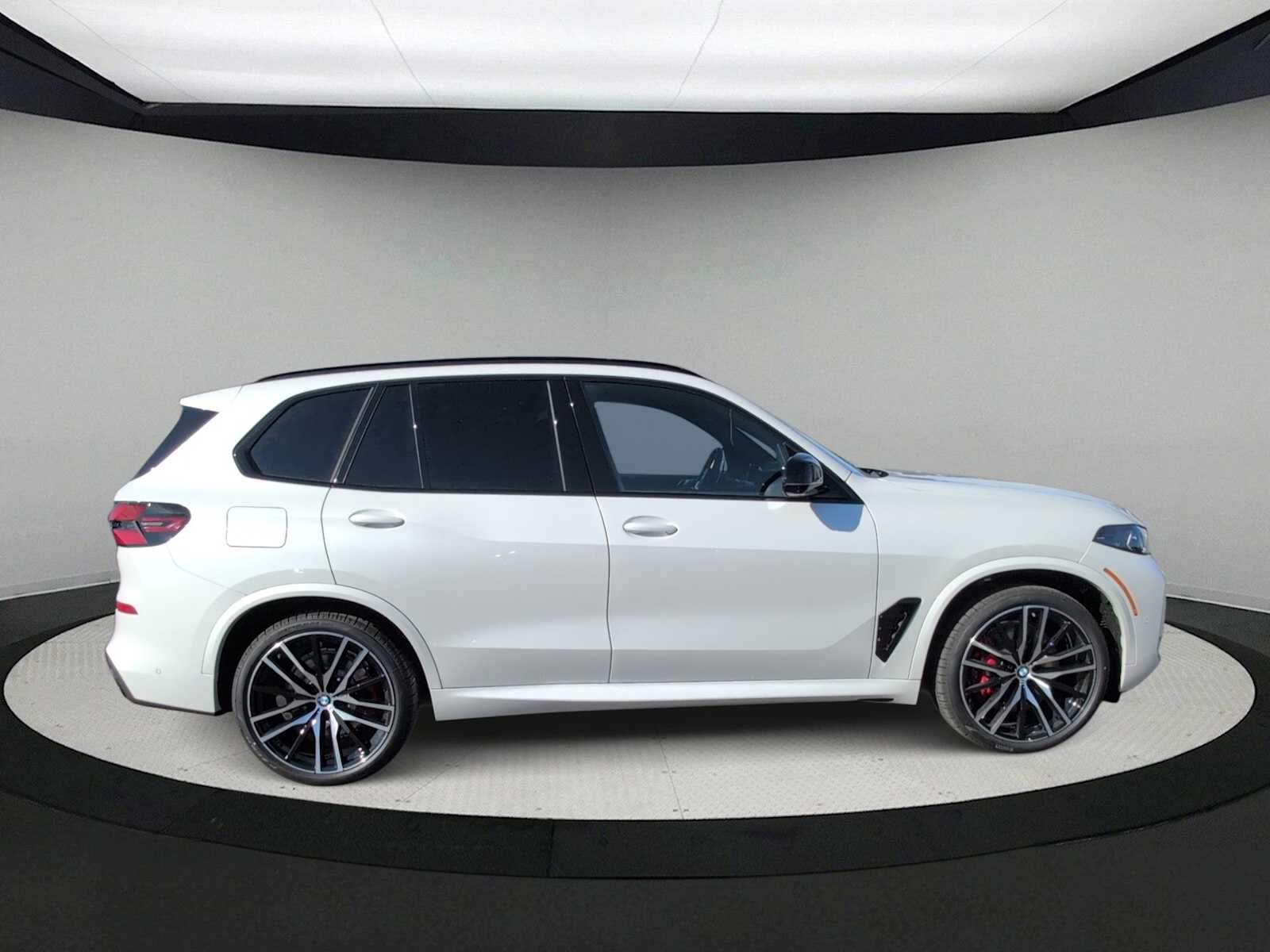 Thumbnail: 2026 BMW X5 - 9