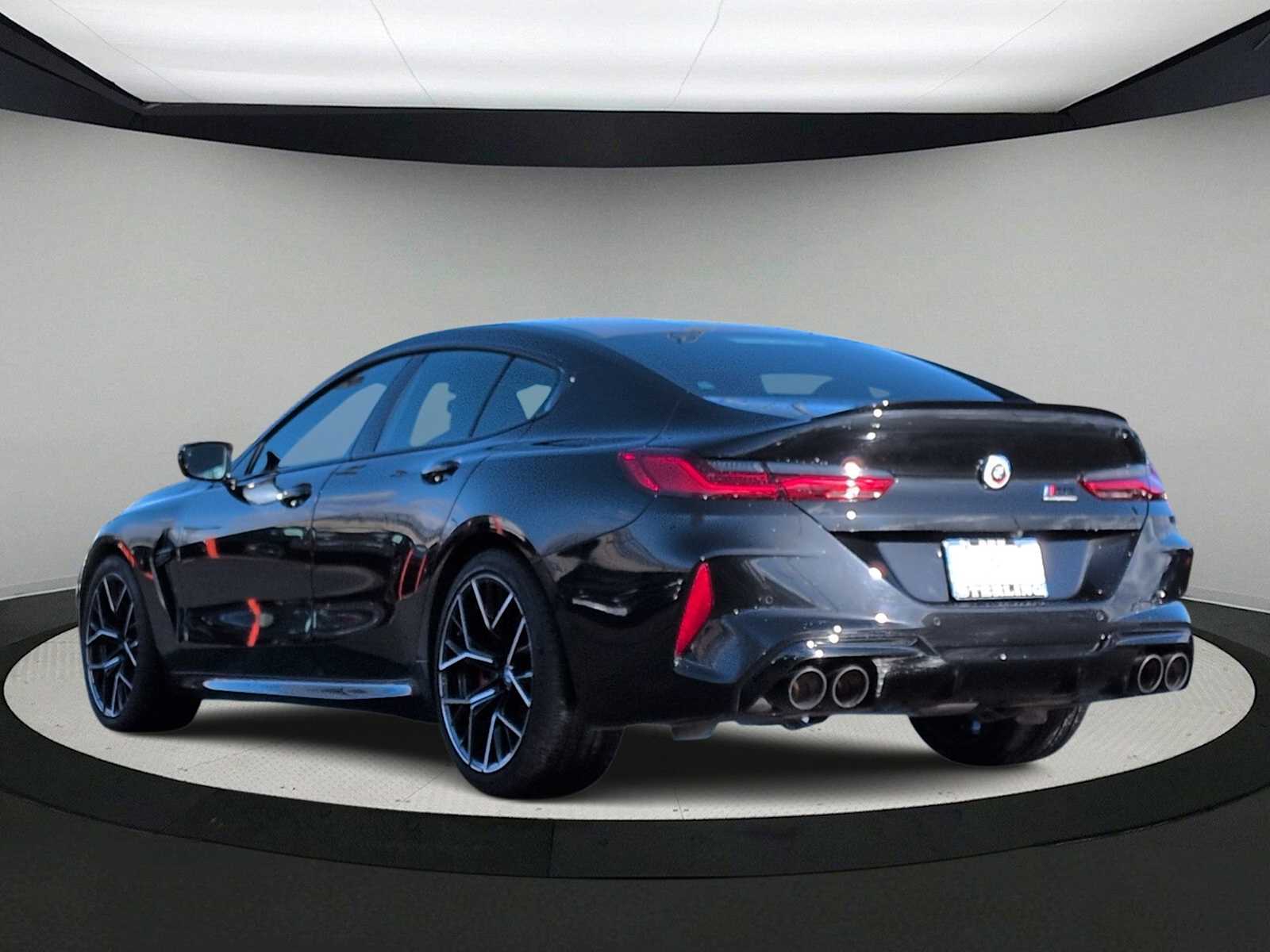 Thumbnail: 2023 BMW M8 - 6