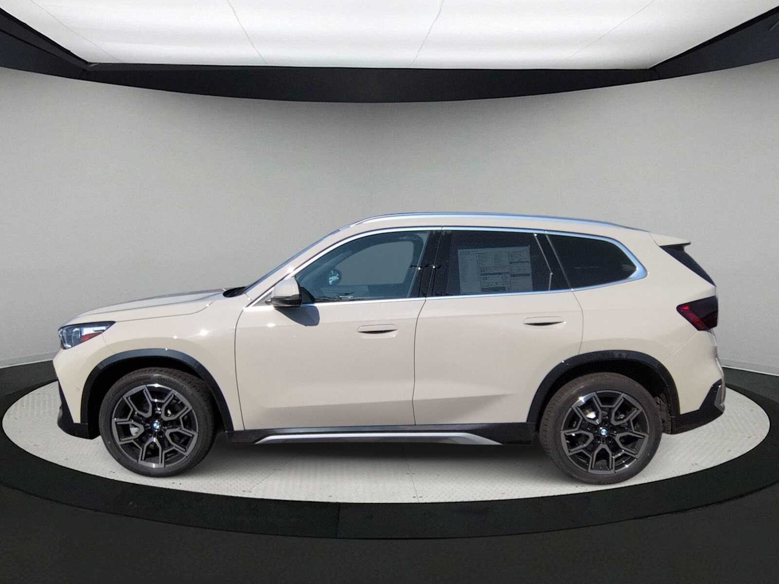 Thumbnail: 2026 BMW X1 - 5