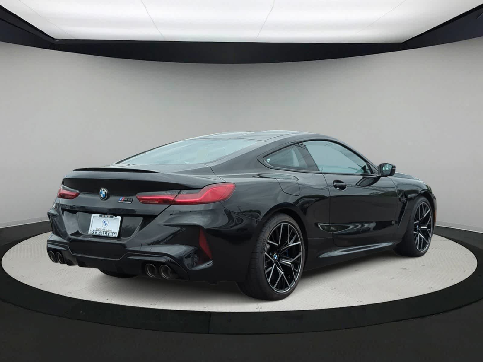 Thumbnail: 2025 BMW M8 - 8